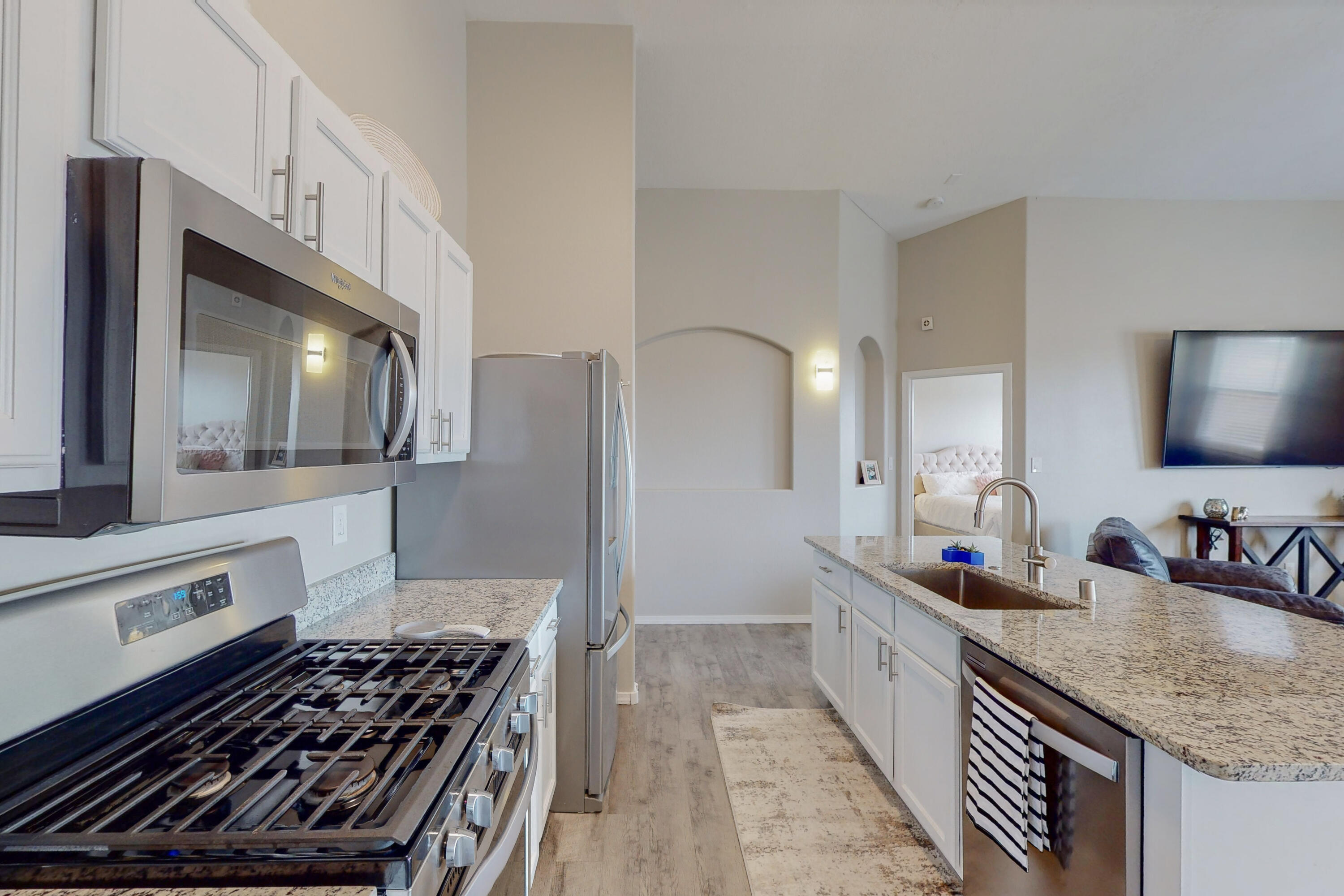 7215 WILLIAMSBURG Road NW