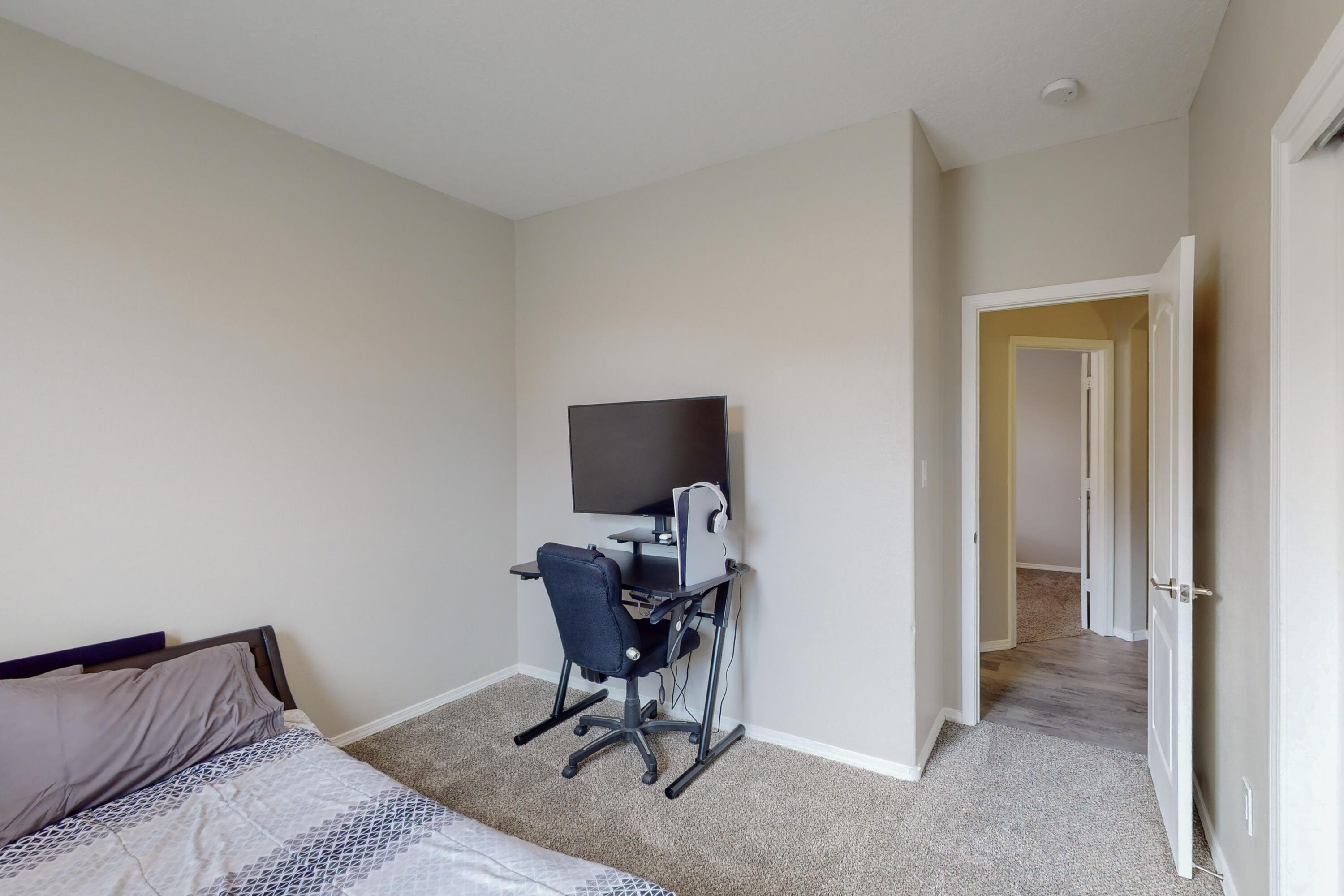 7215 WILLIAMSBURG Road NW