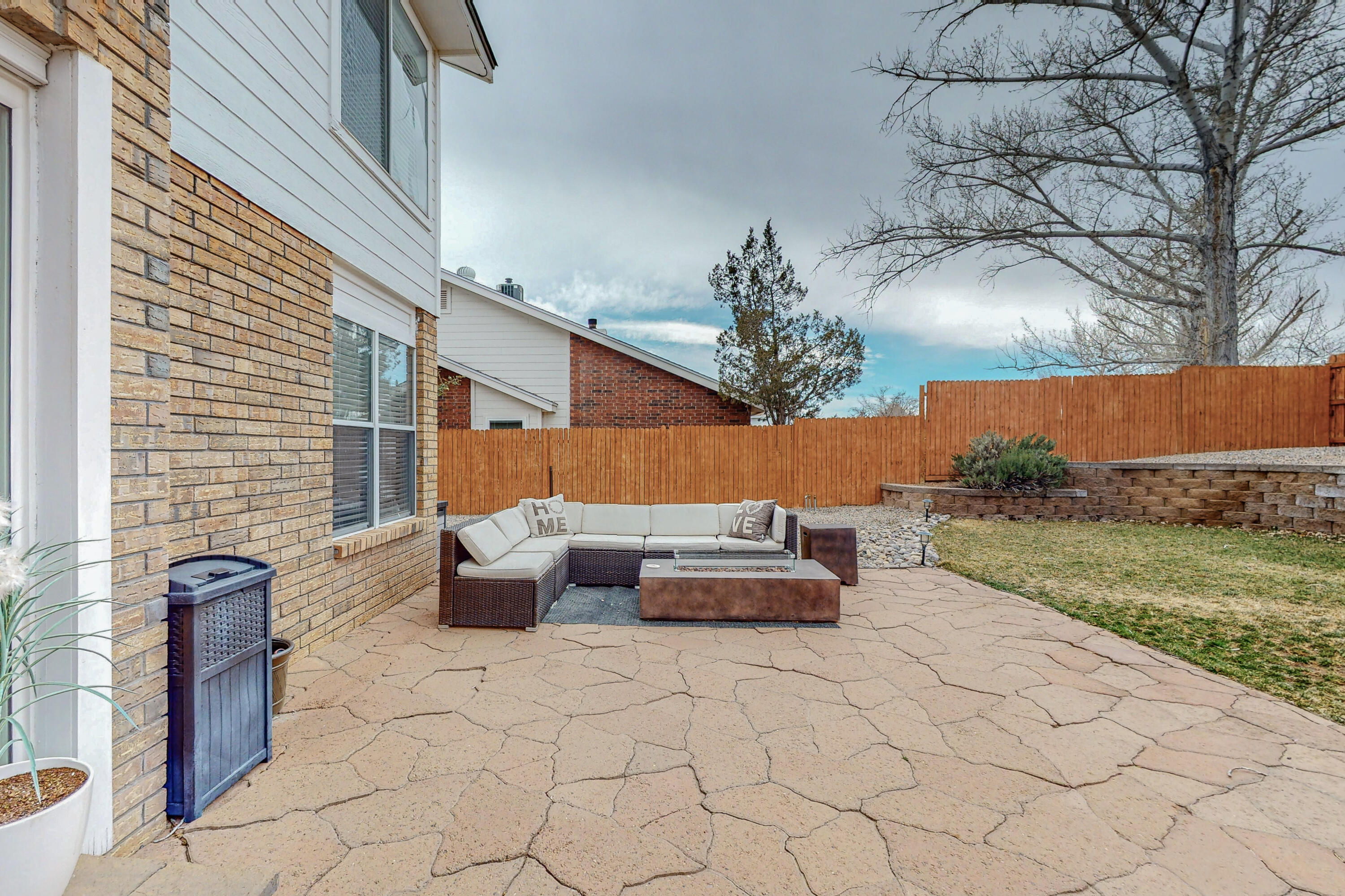 7115 SUNROSE Drive NW