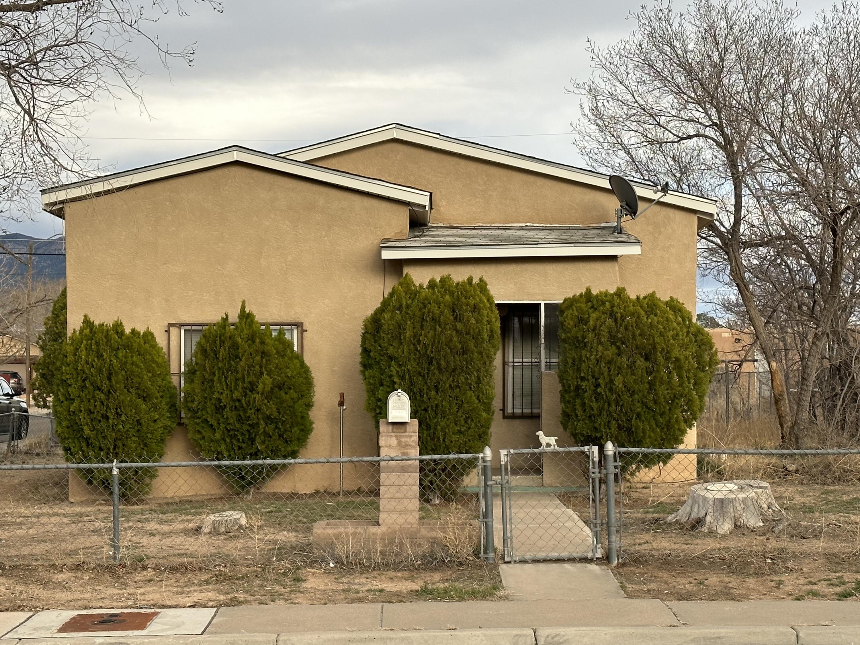346 ALCAZAR Street NE