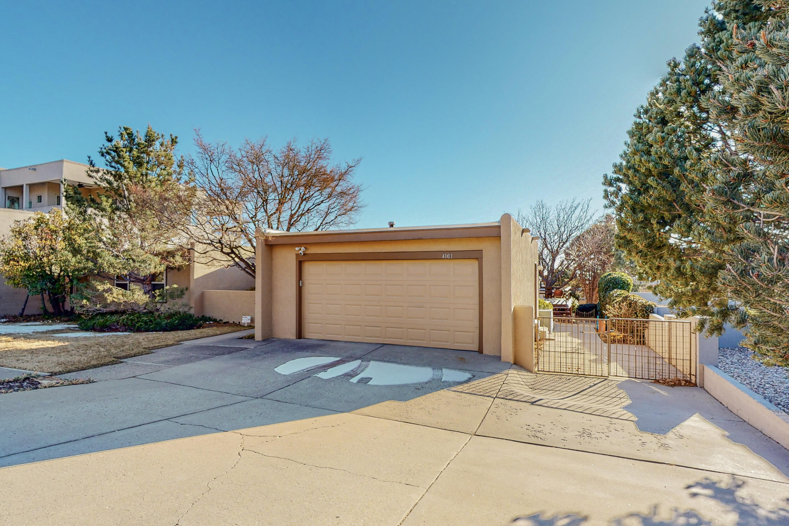 4101 Camino De La Sierra NE