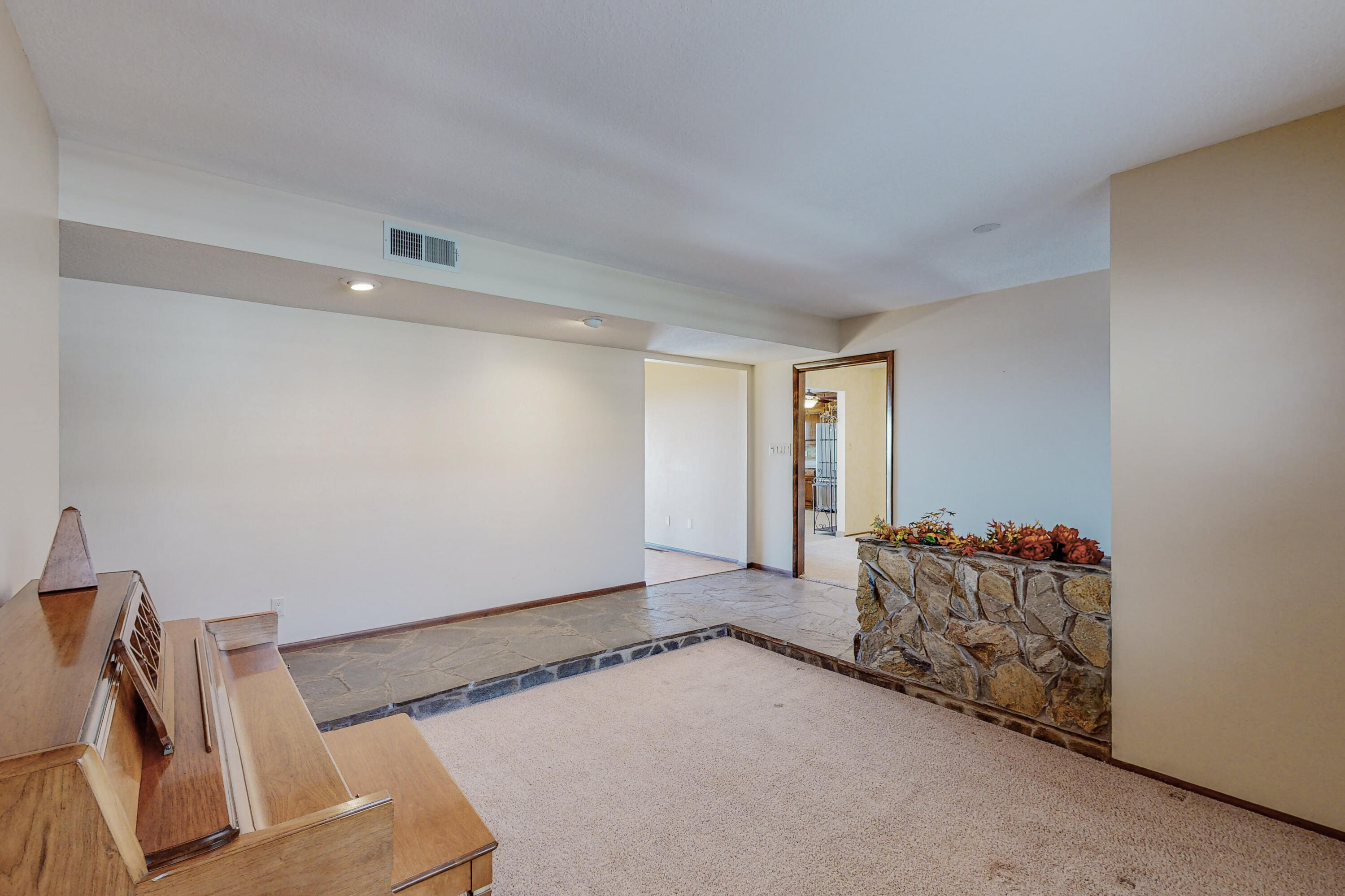 4101 Camino De La Sierra NE