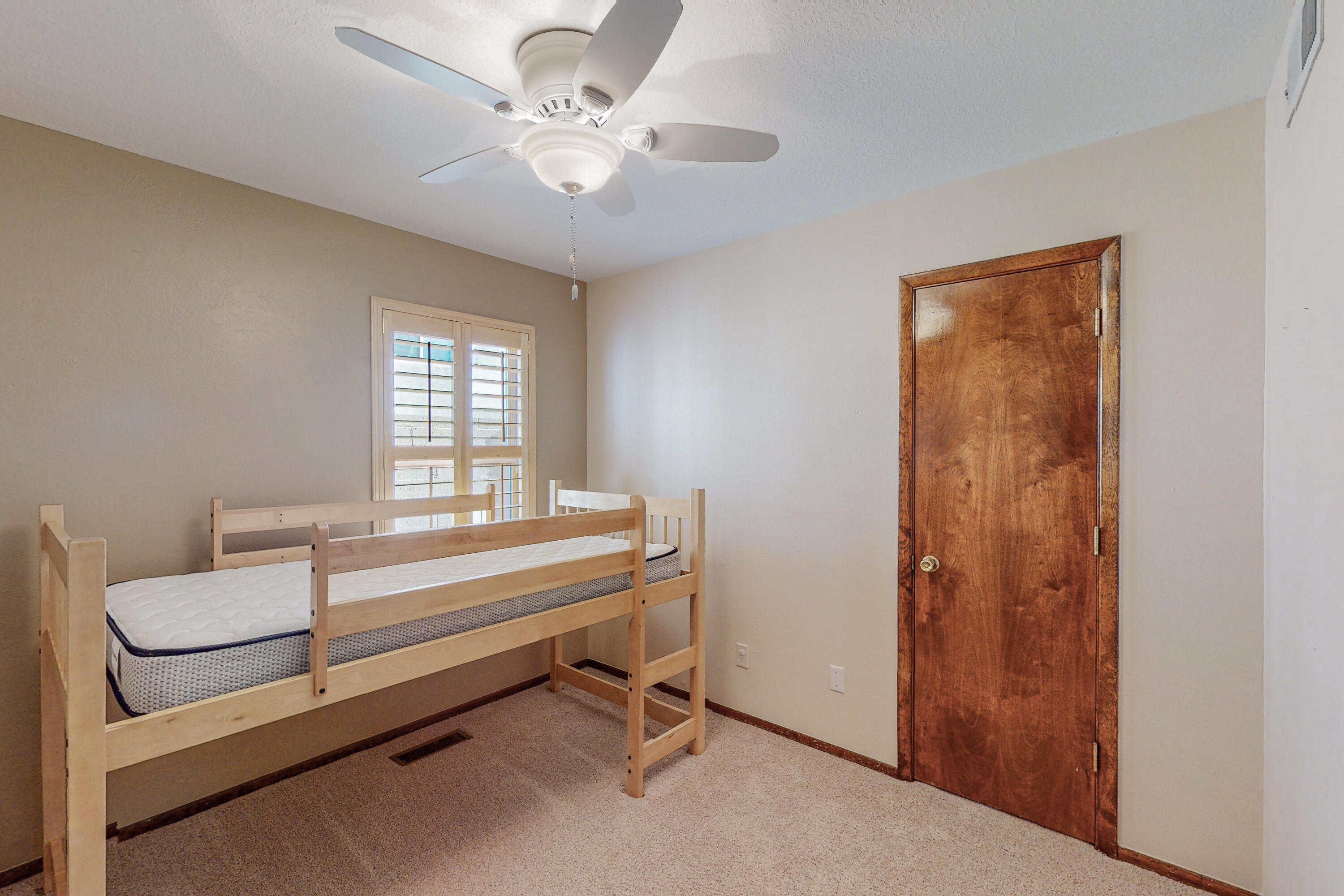 4101 Camino De La Sierra NE