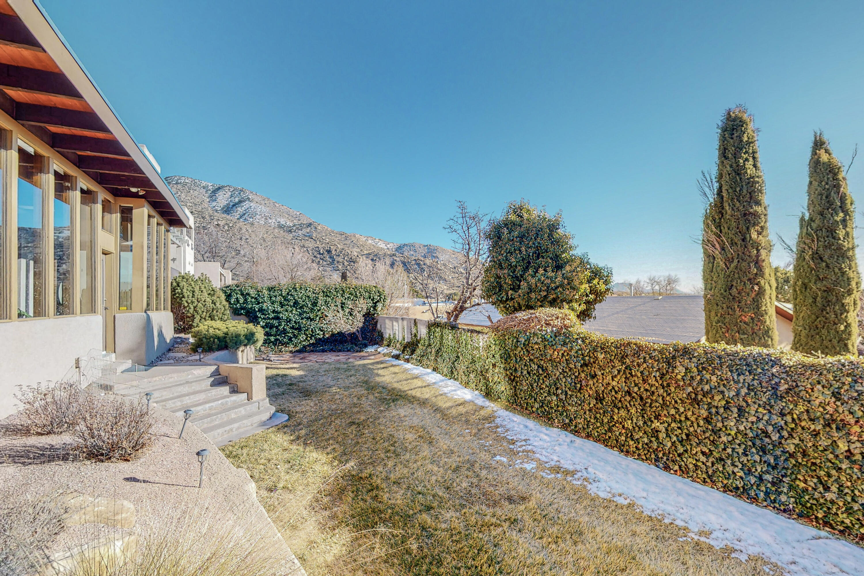 4101 Camino De La Sierra NE