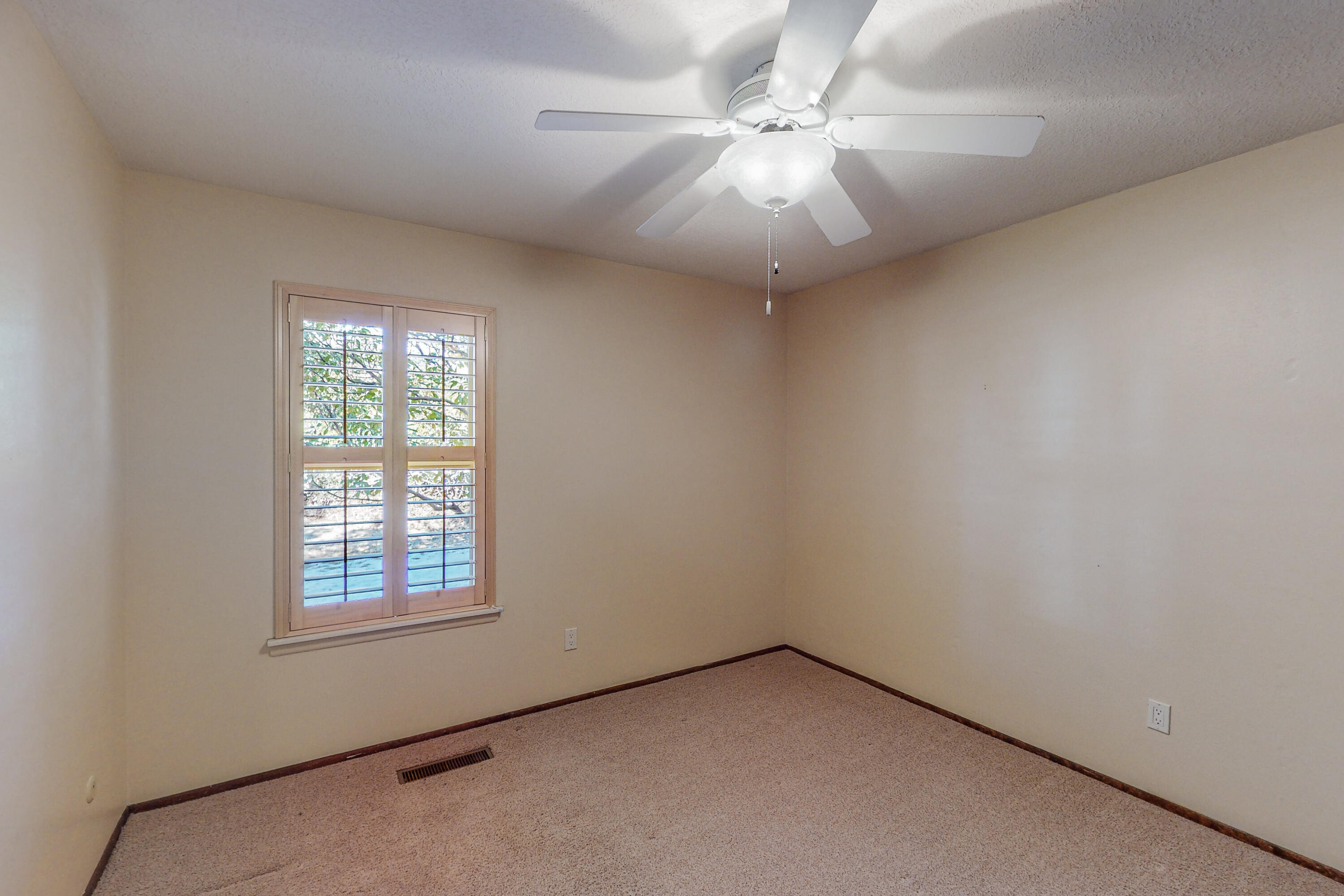 4101 Camino De La Sierra NE