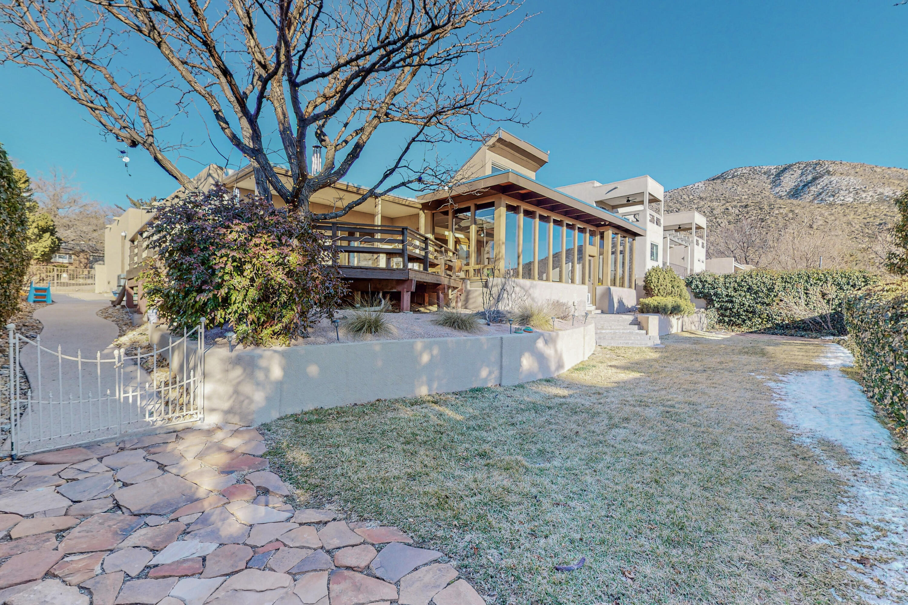 4101 Camino De La Sierra NE