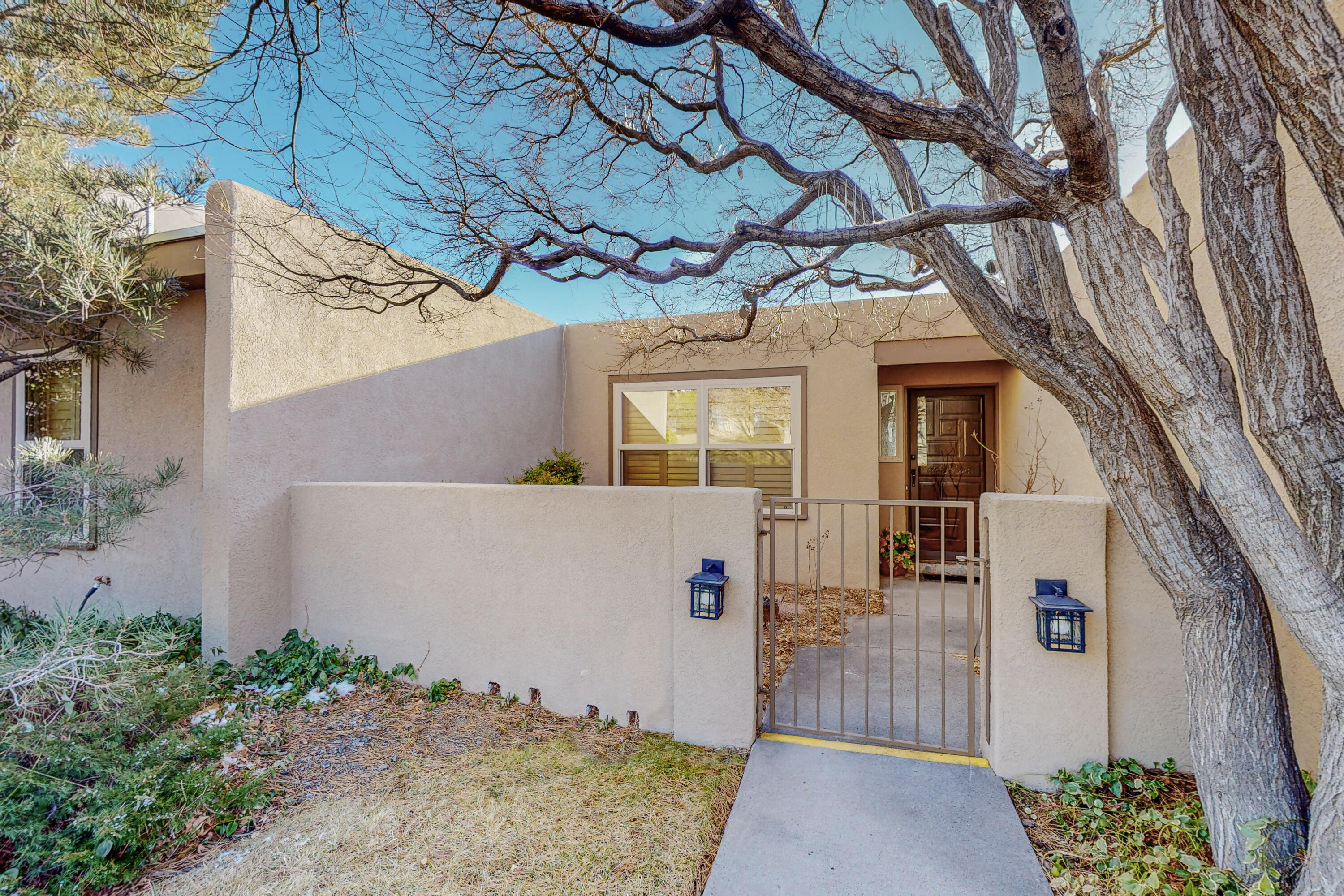 4101 Camino De La Sierra NE