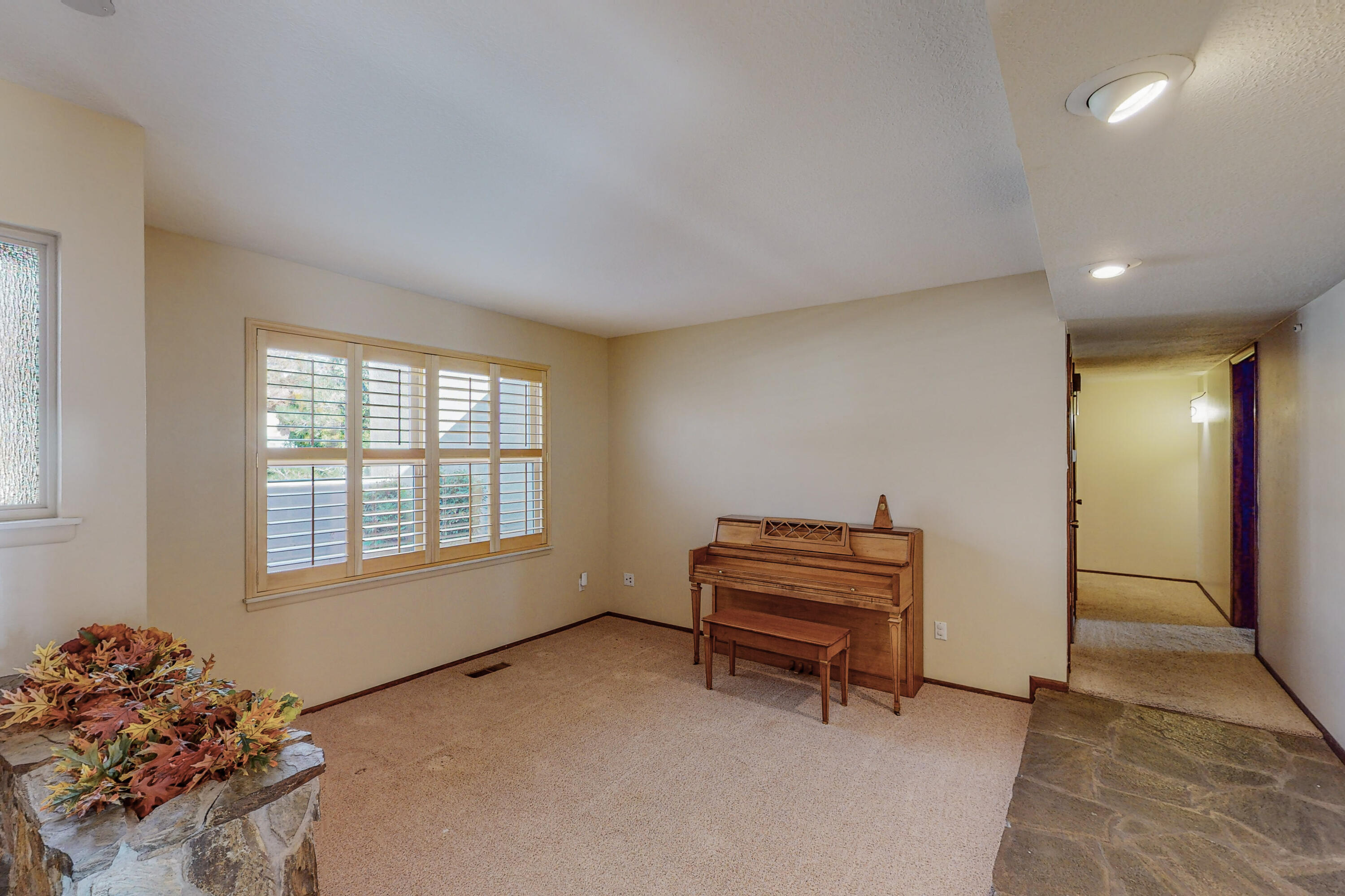 4101 Camino De La Sierra NE