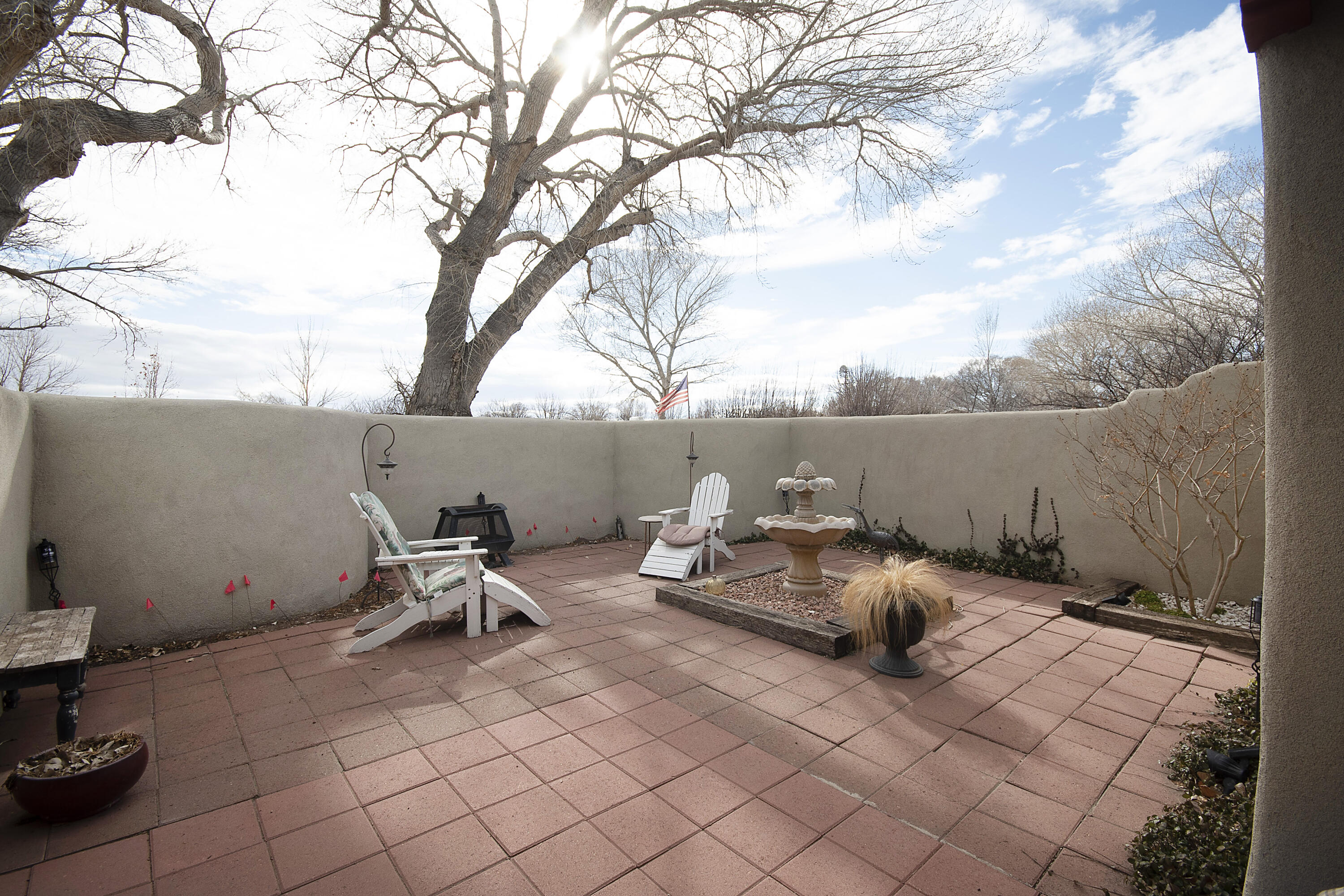 6712 Isleta Boulevard SW
