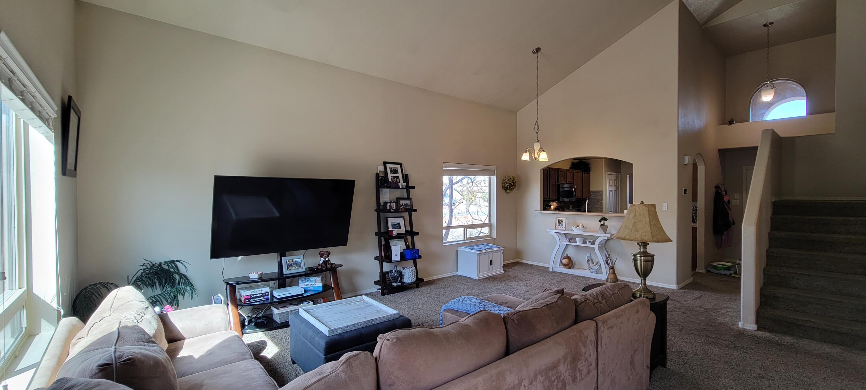 2102 MARGARITA Drive SE