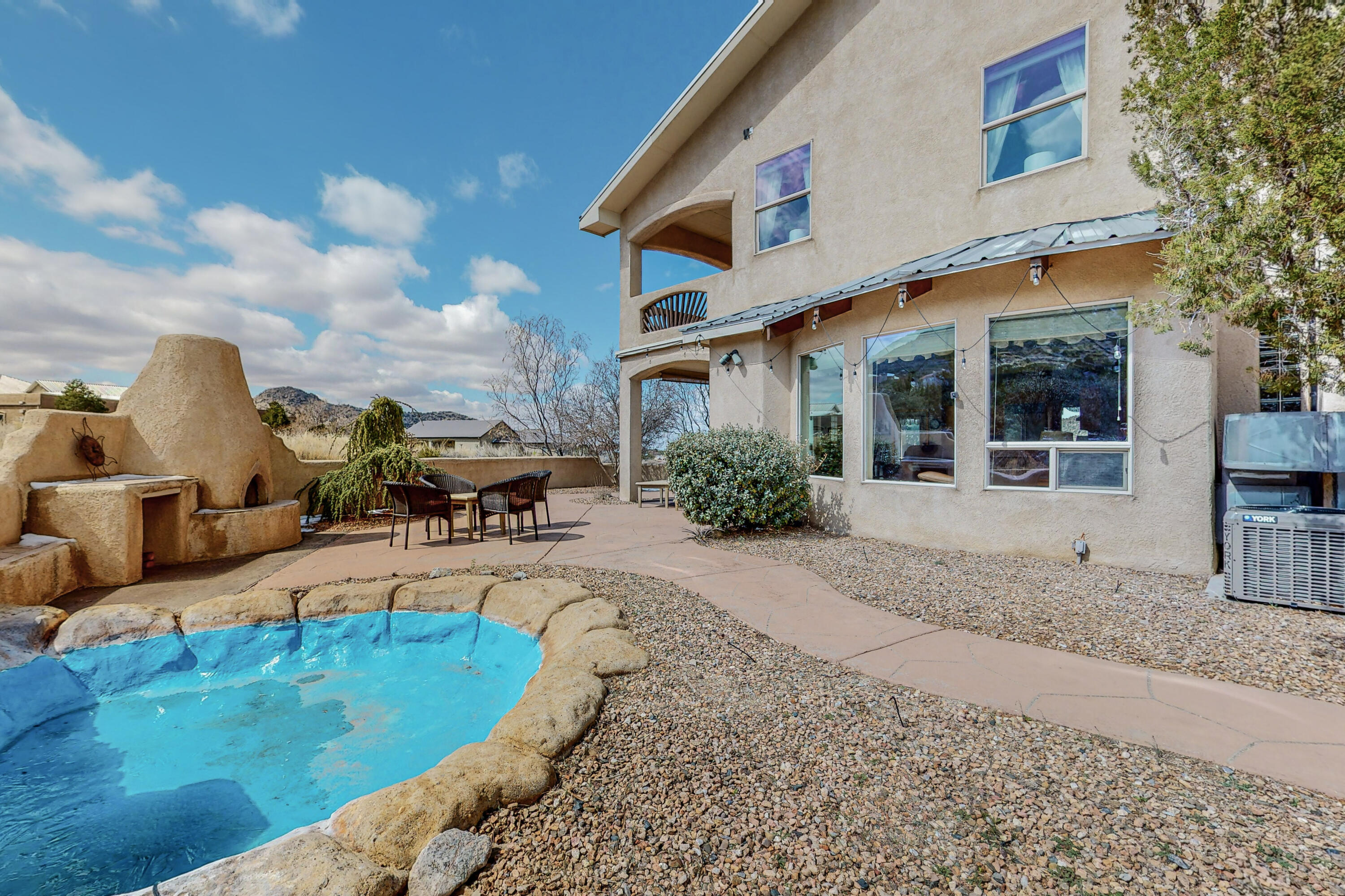 18 Desert Mountain Road SE