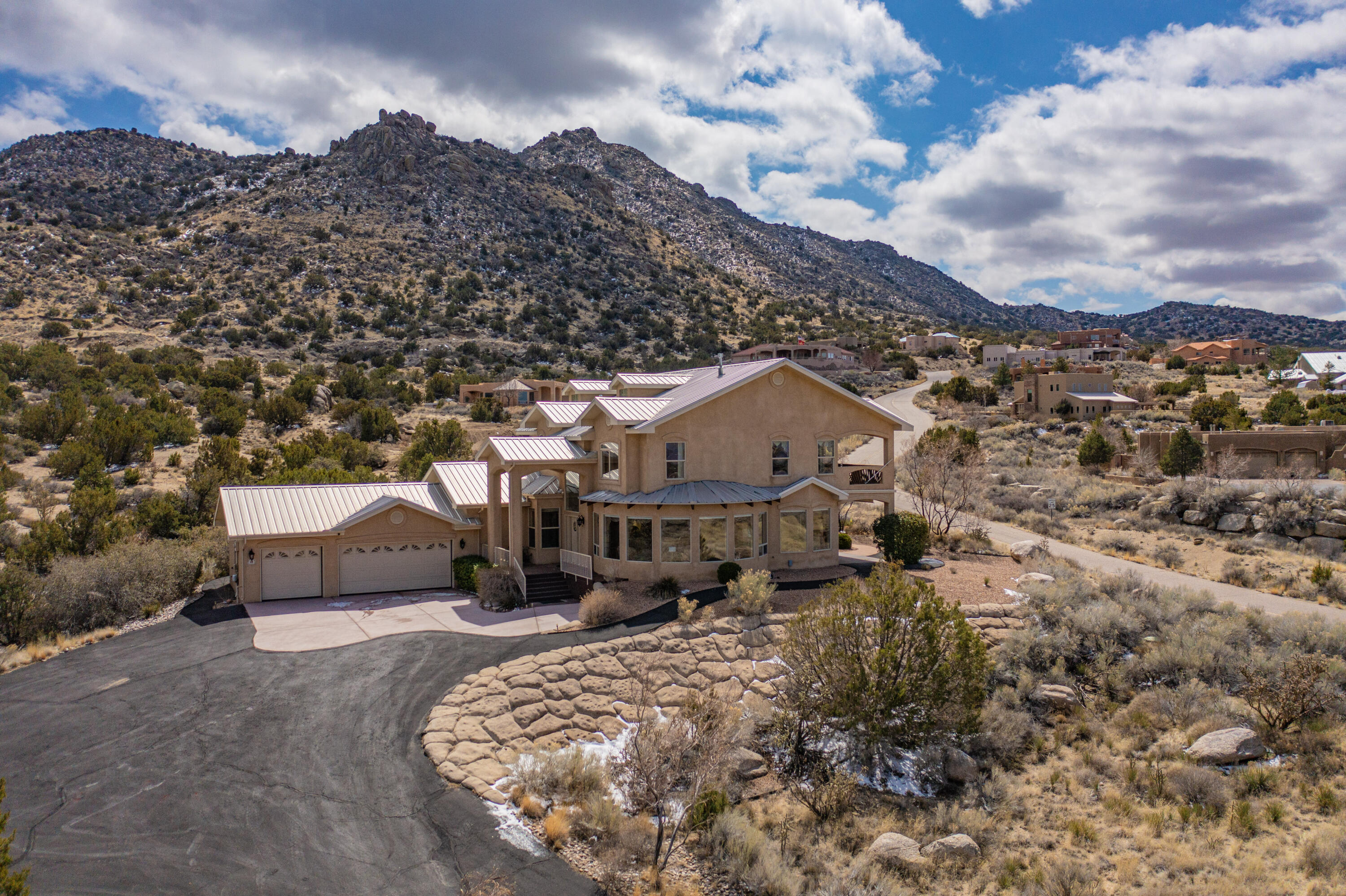 18 Desert Mountain Road SE