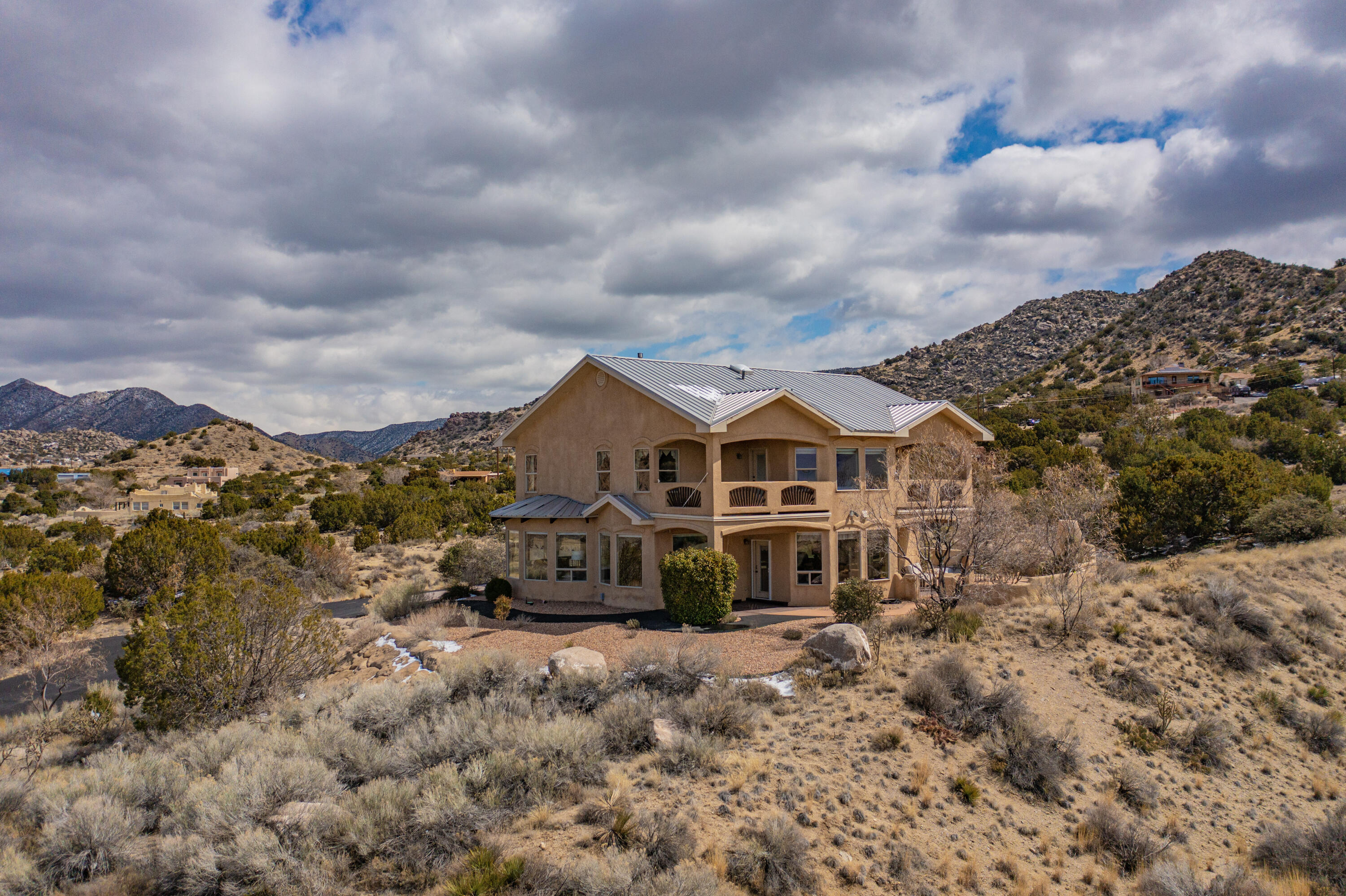 18 Desert Mountain Road SE