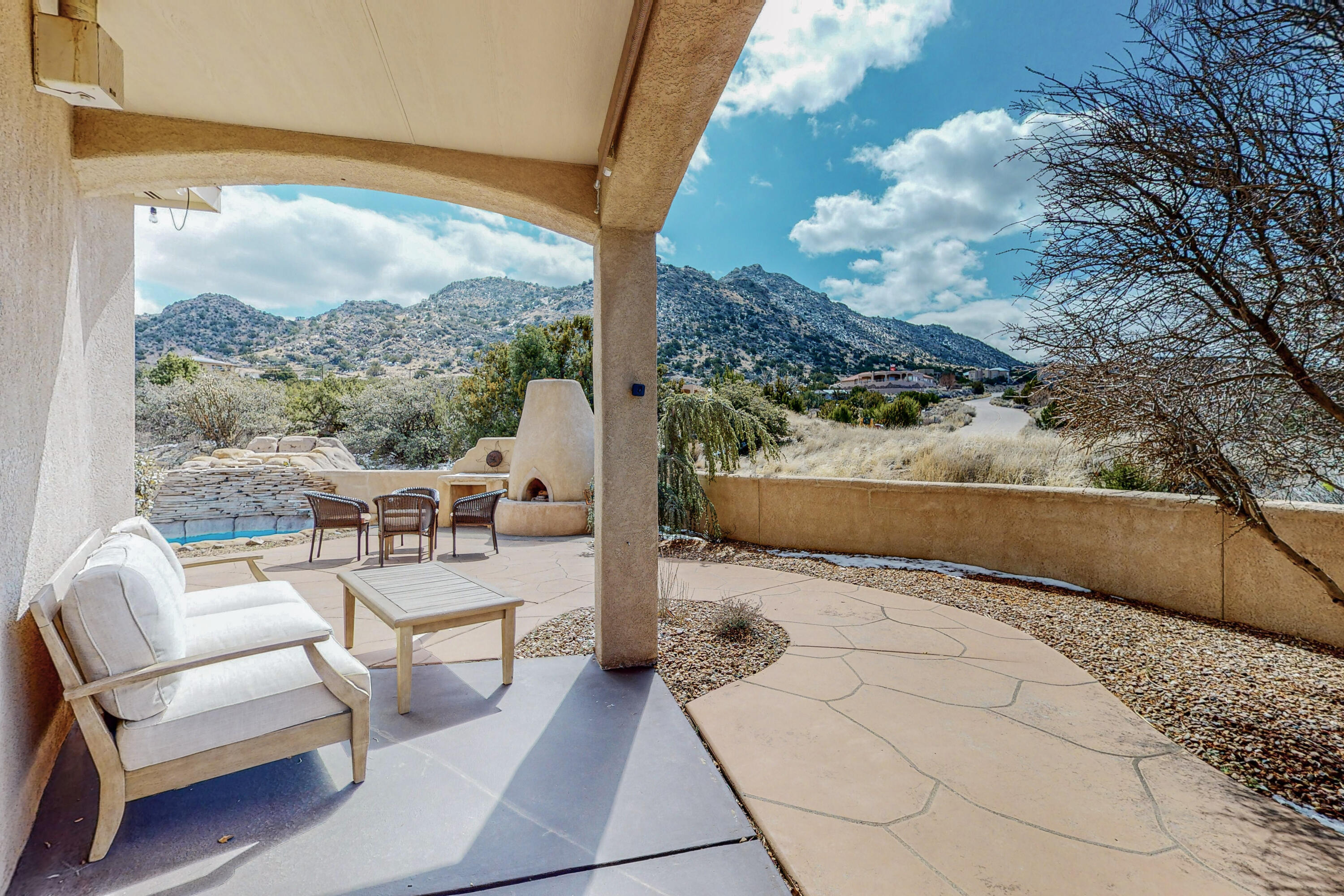 18 Desert Mountain Road SE