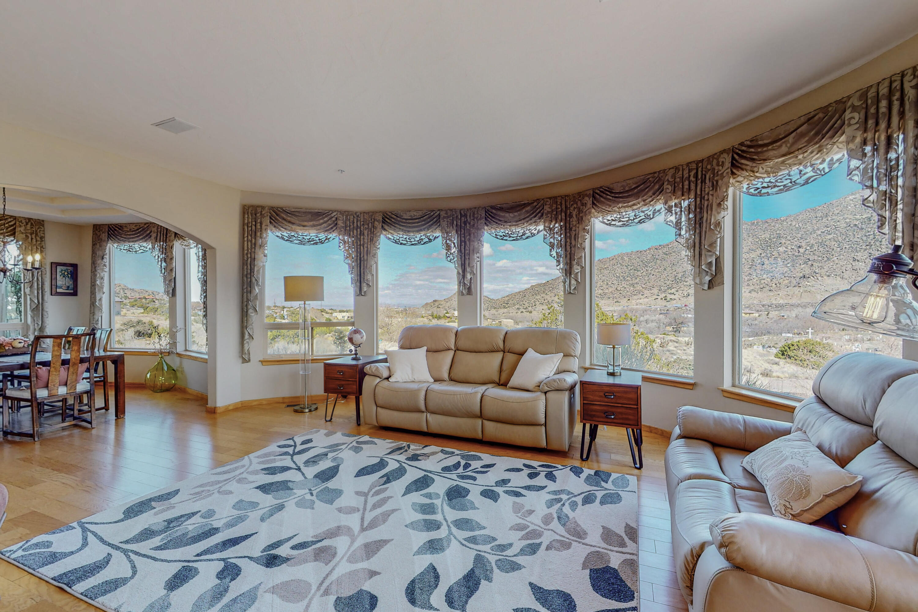 18 Desert Mountain Road SE
