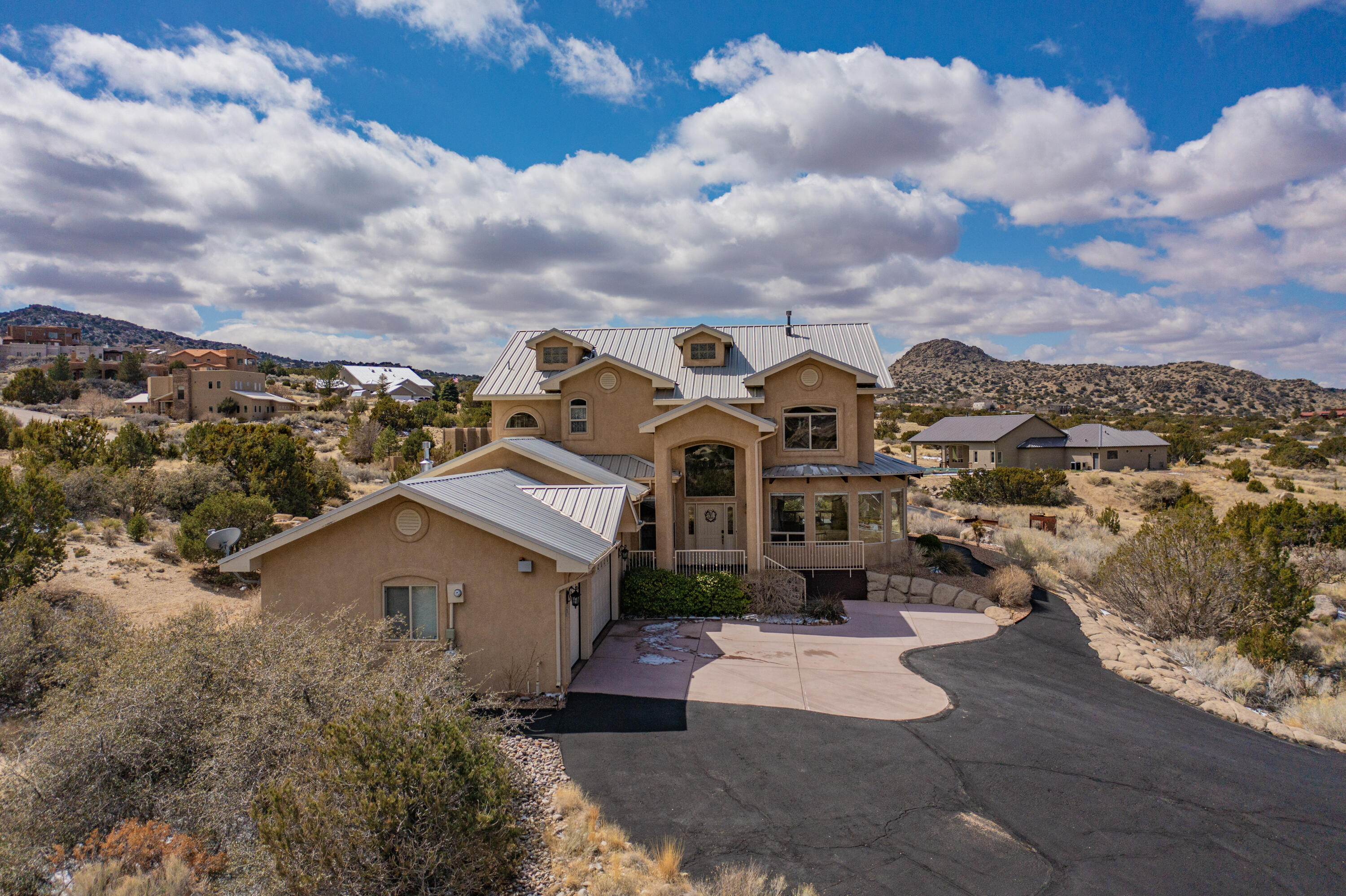 18 Desert Mountain Road SE