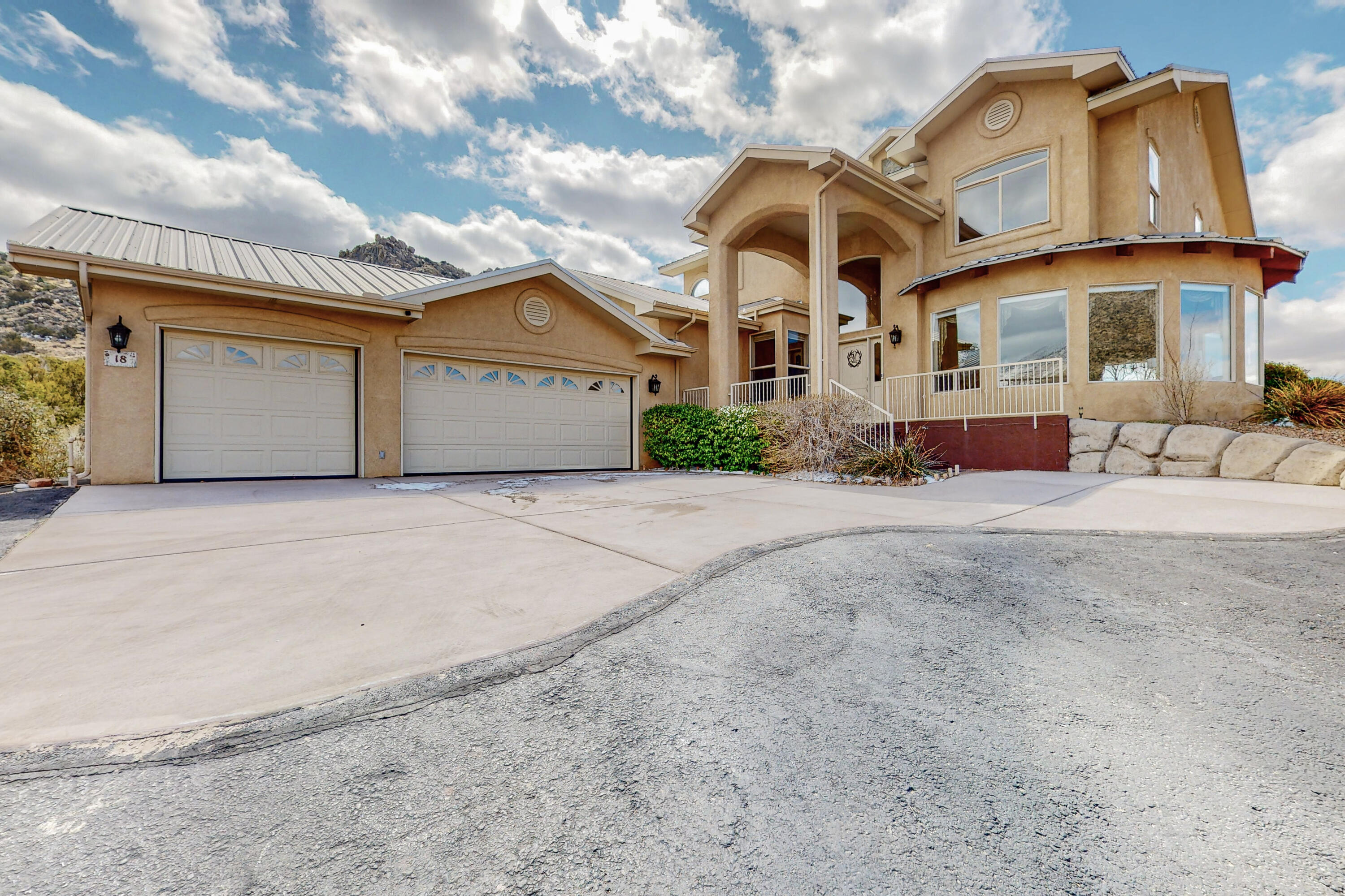 18 Desert Mountain Road SE