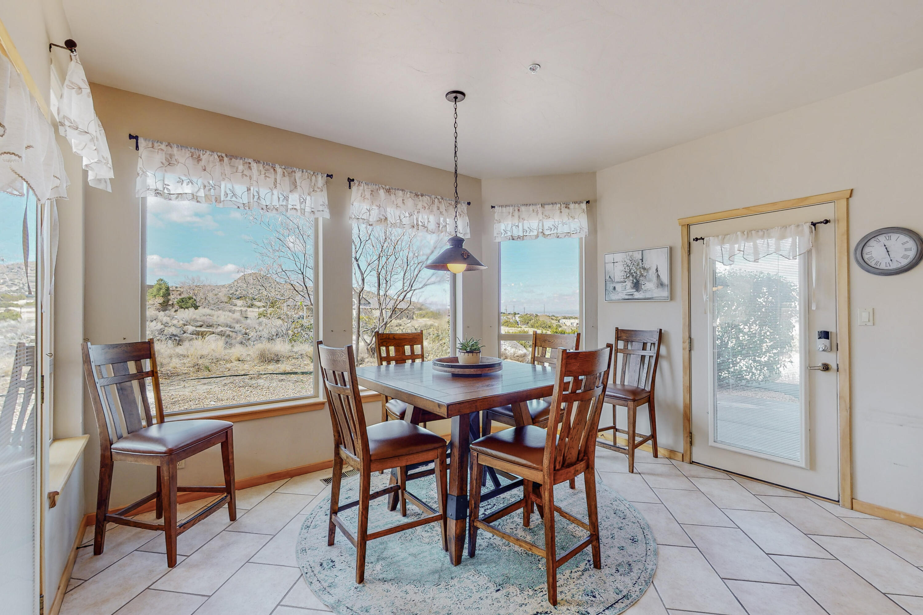 18 Desert Mountain Road SE