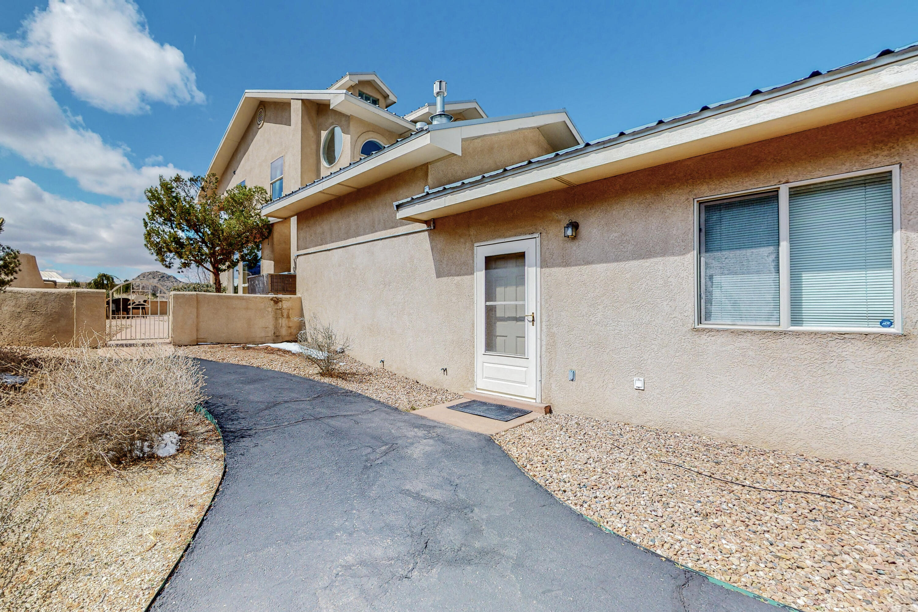 18 Desert Mountain Road SE