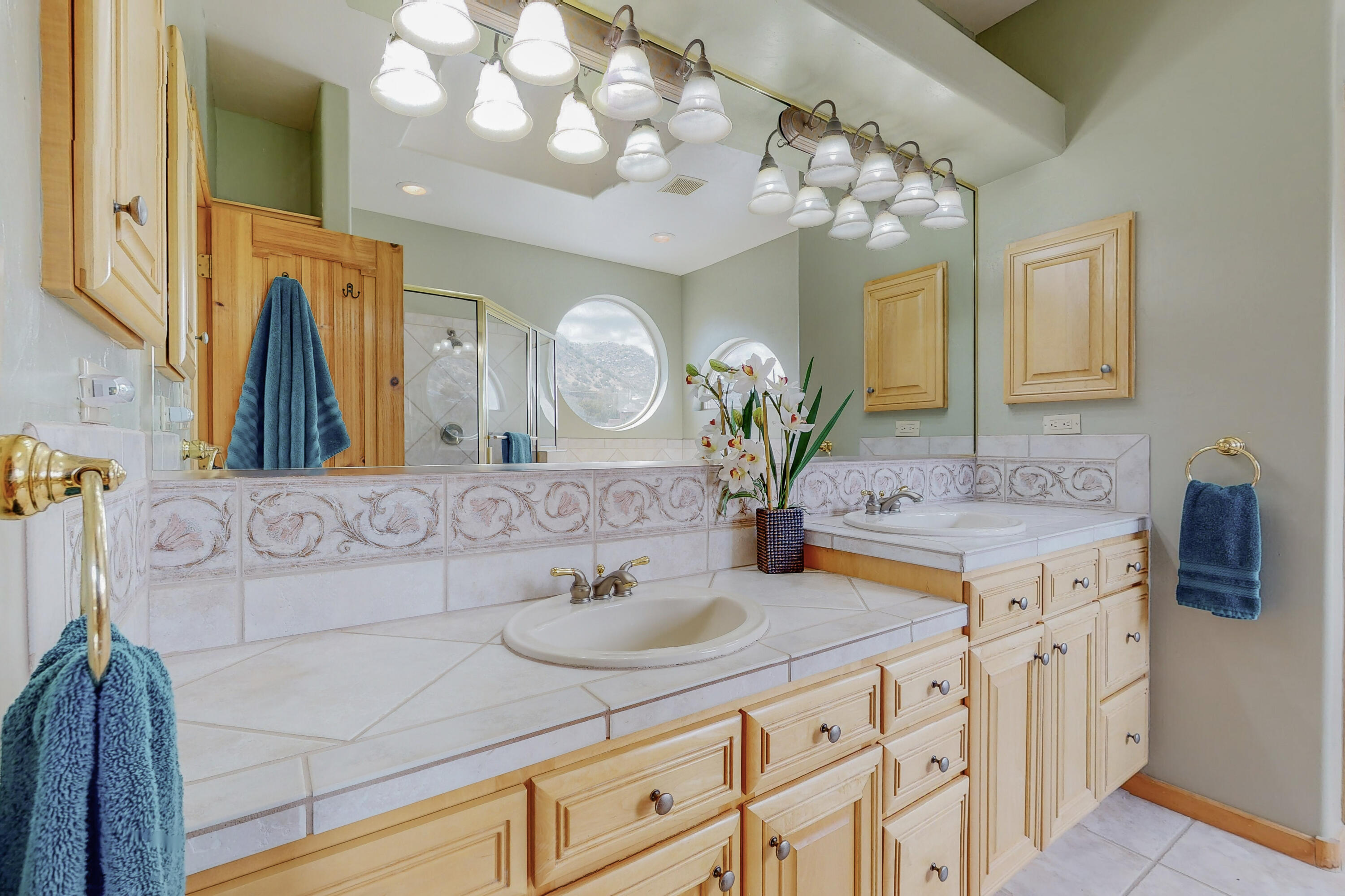 18 Desert Mountain Road SE
