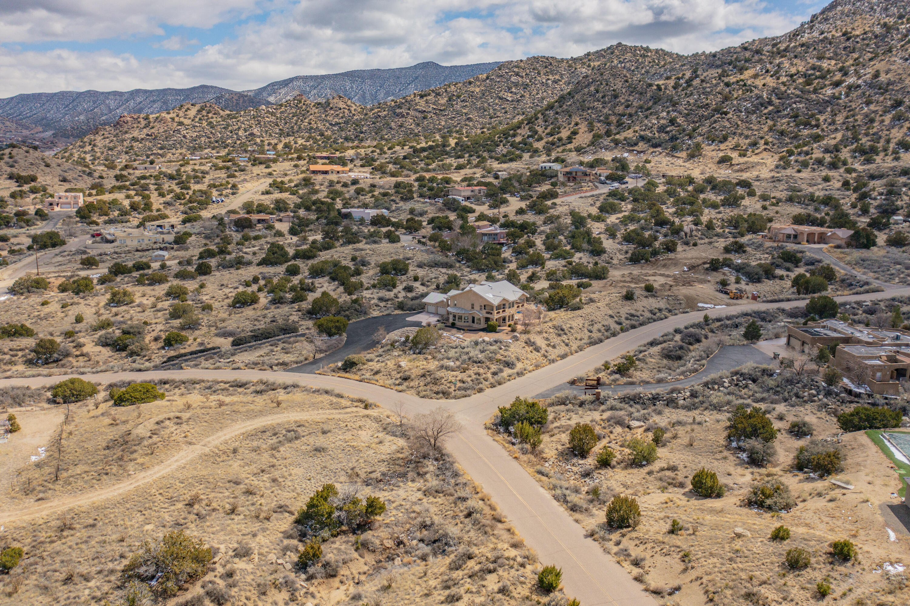 18 Desert Mountain Road SE