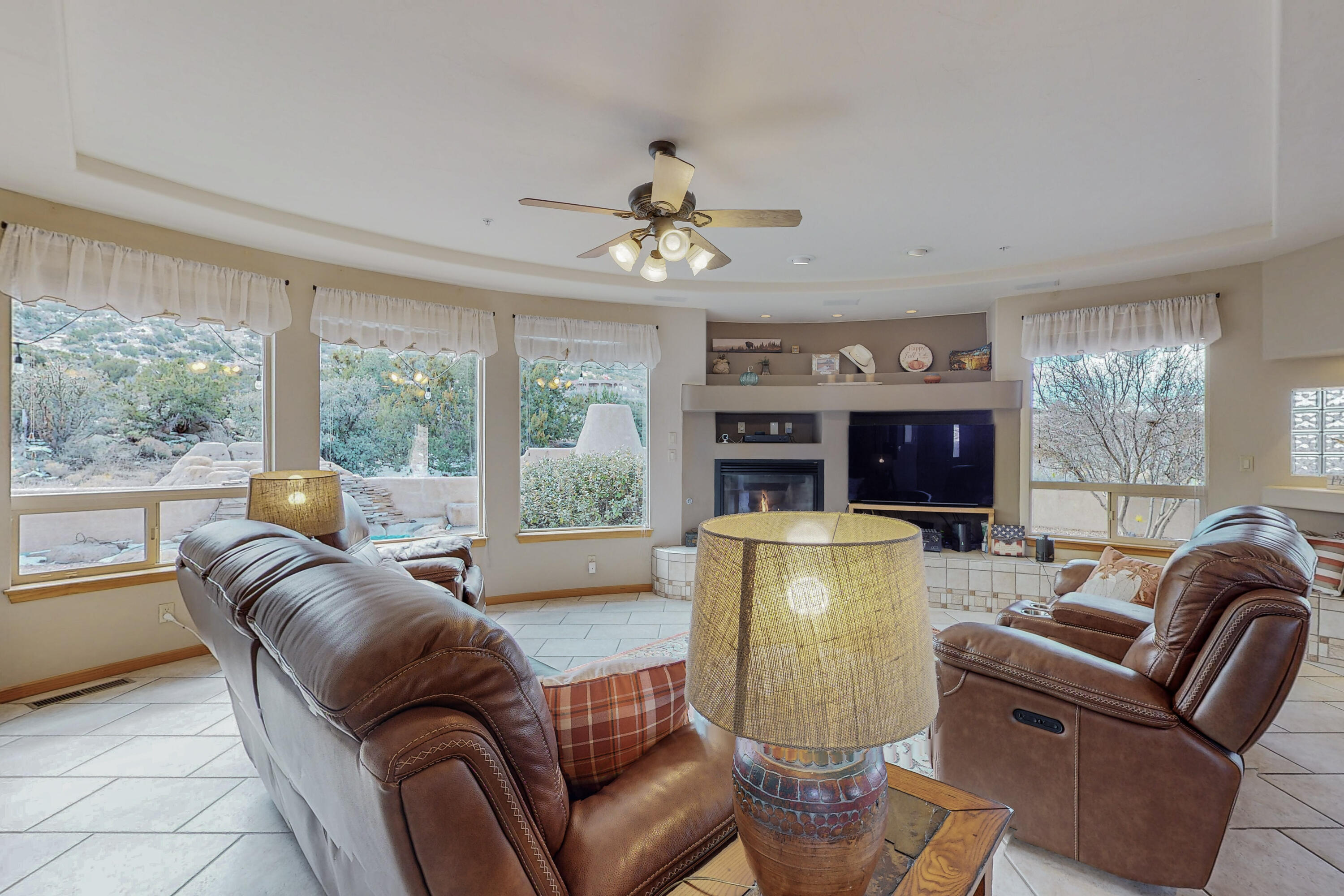 18 Desert Mountain Road SE