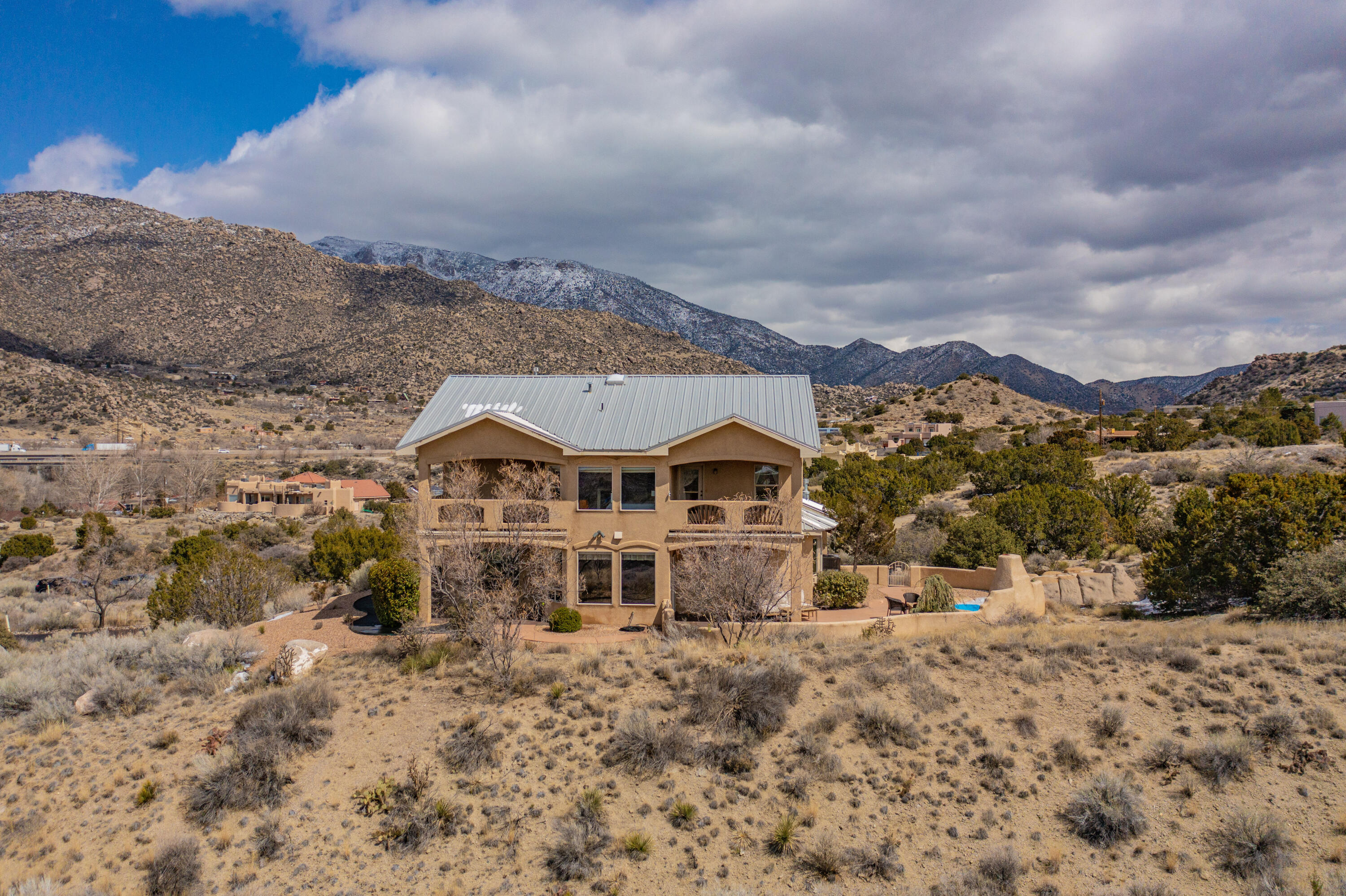 18 Desert Mountain Road SE