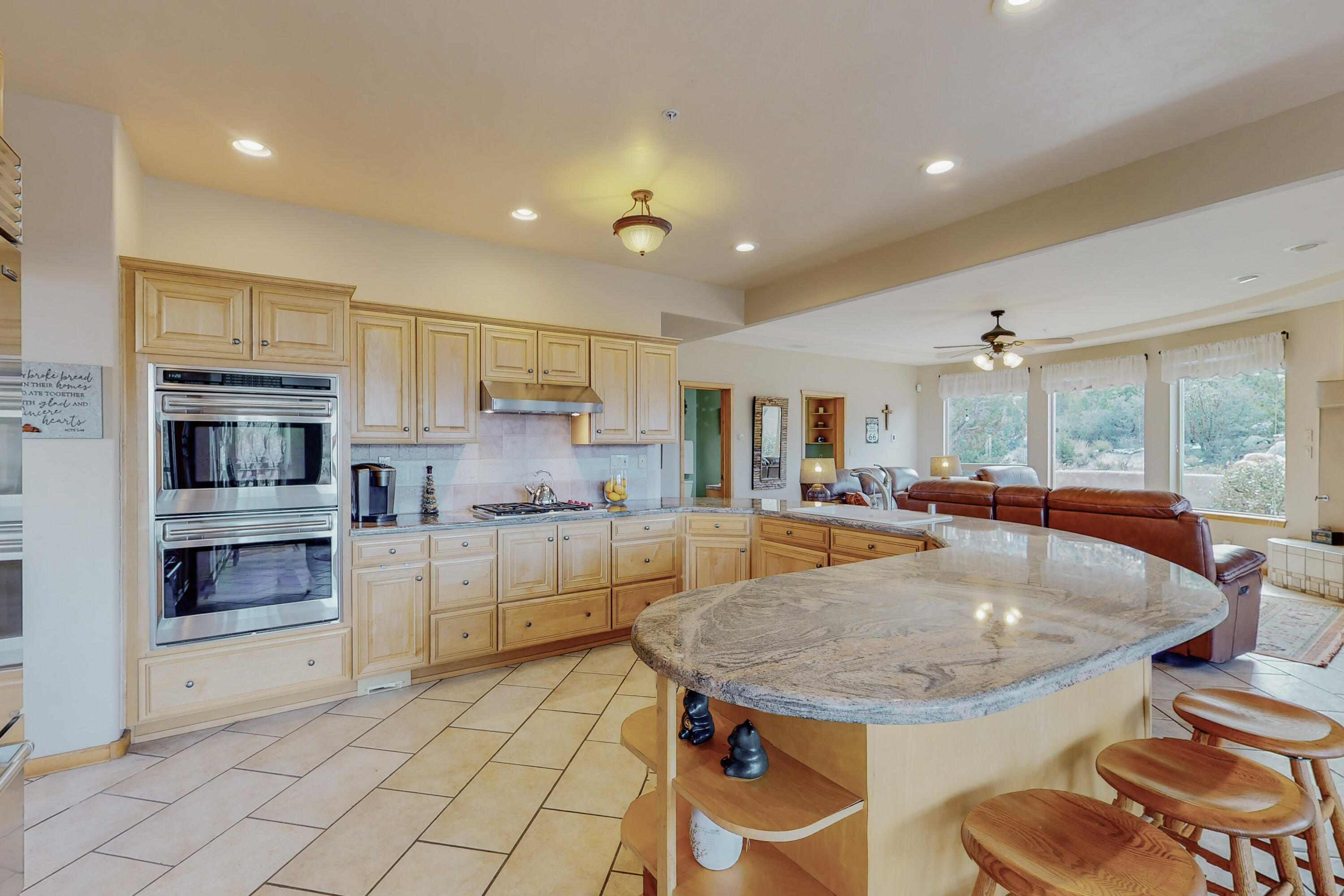 18 Desert Mountain Road SE