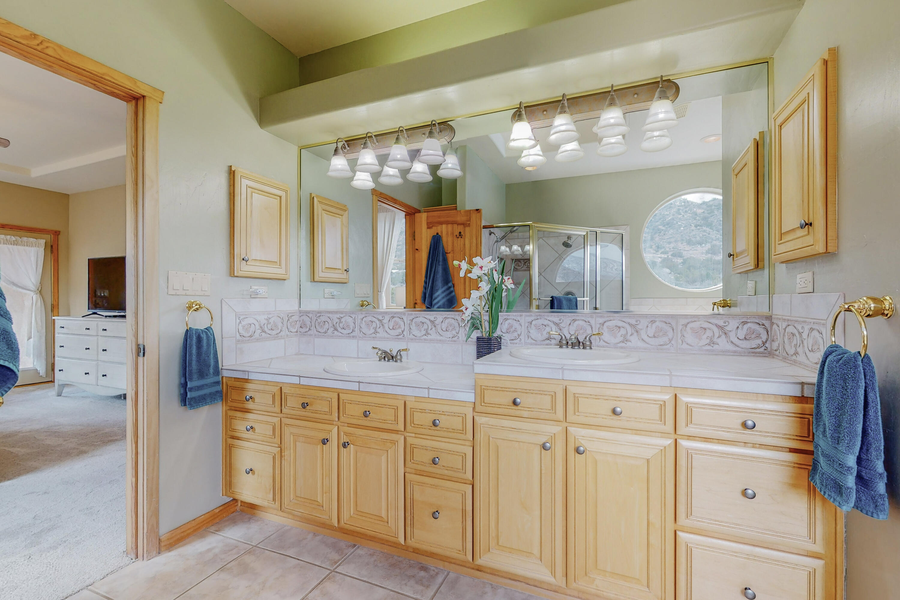 18 Desert Mountain Road SE