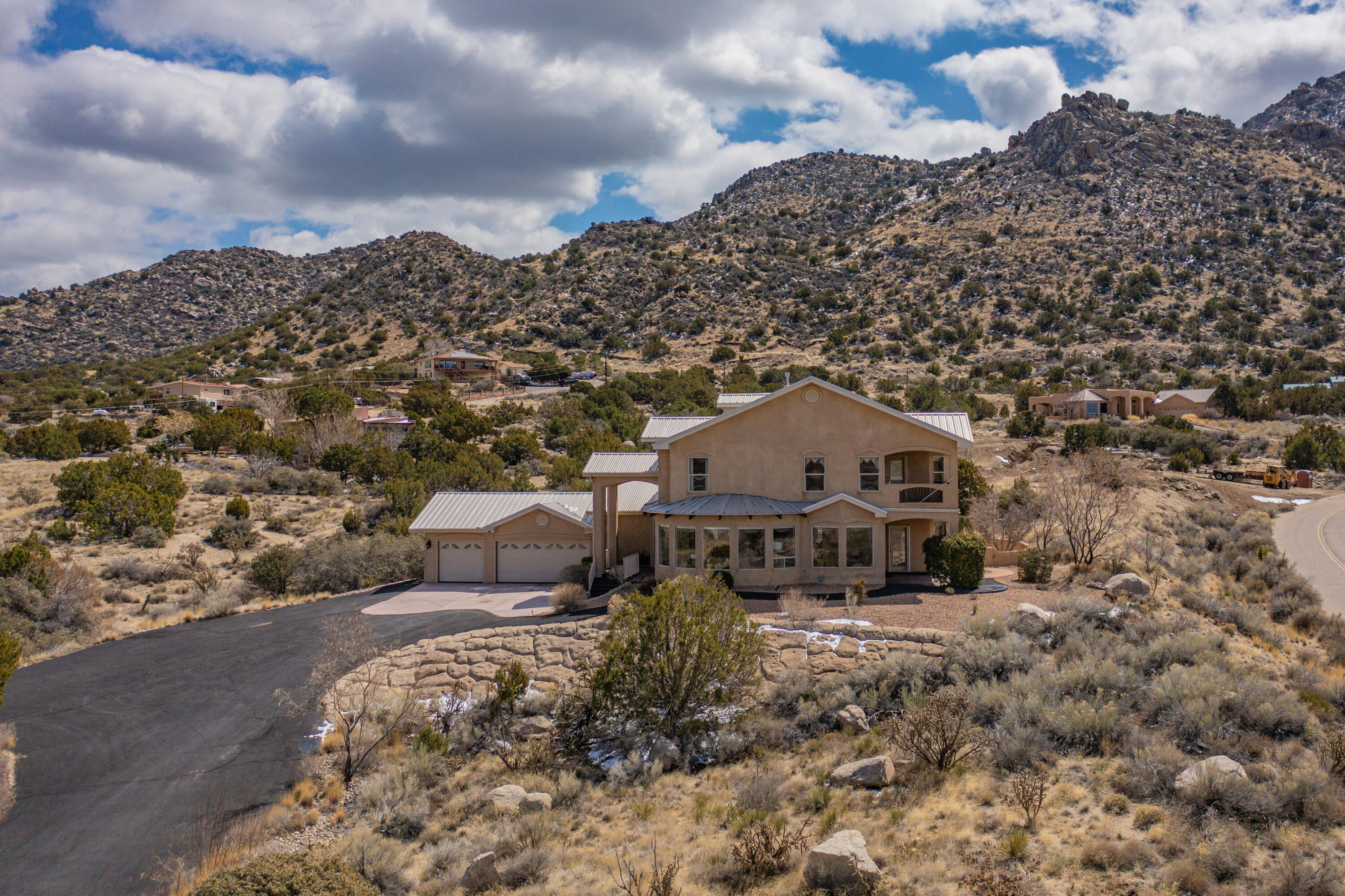 18 Desert Mountain Road SE