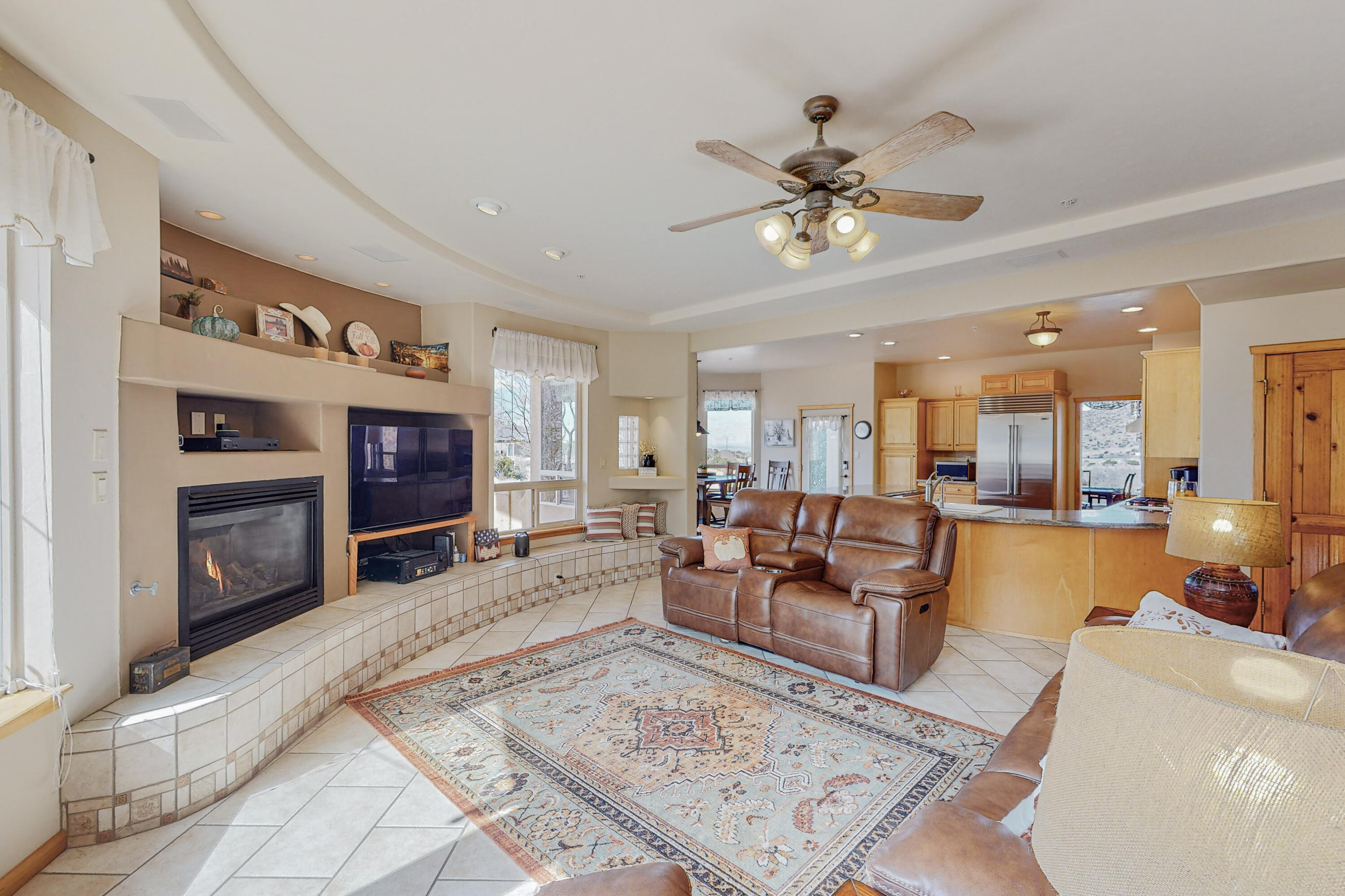 18 Desert Mountain Road SE