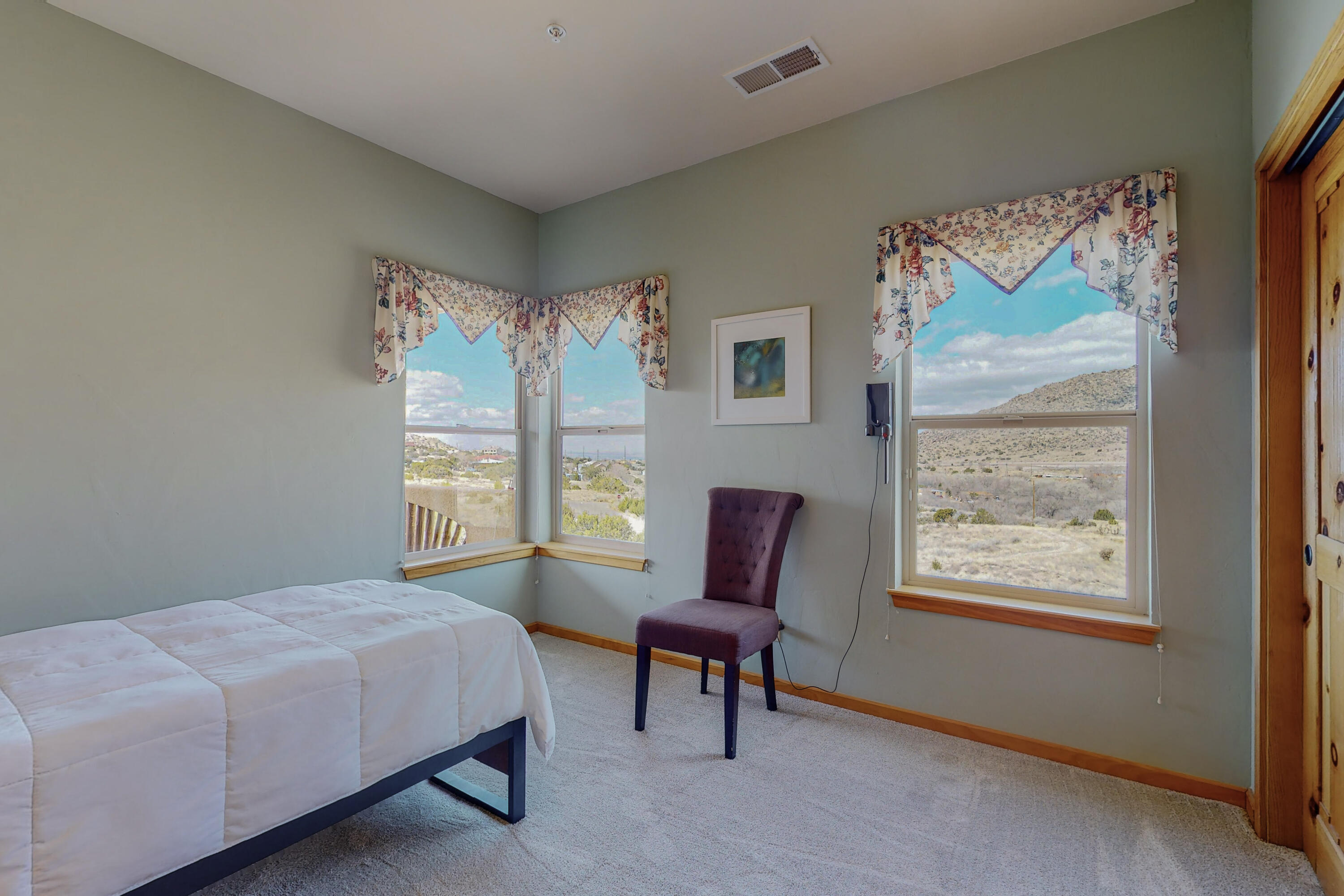 18 Desert Mountain Road SE