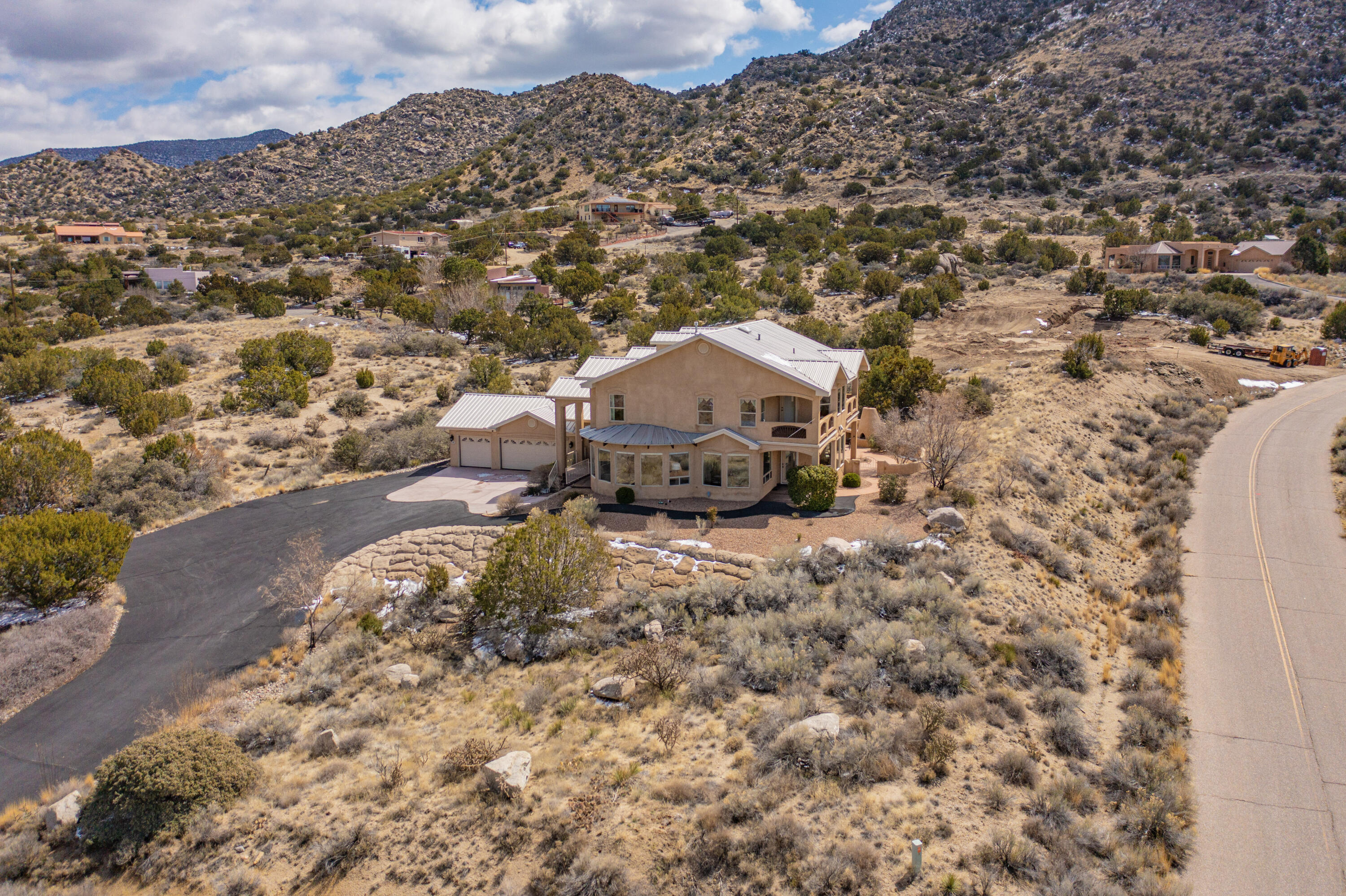 18 Desert Mountain Road SE