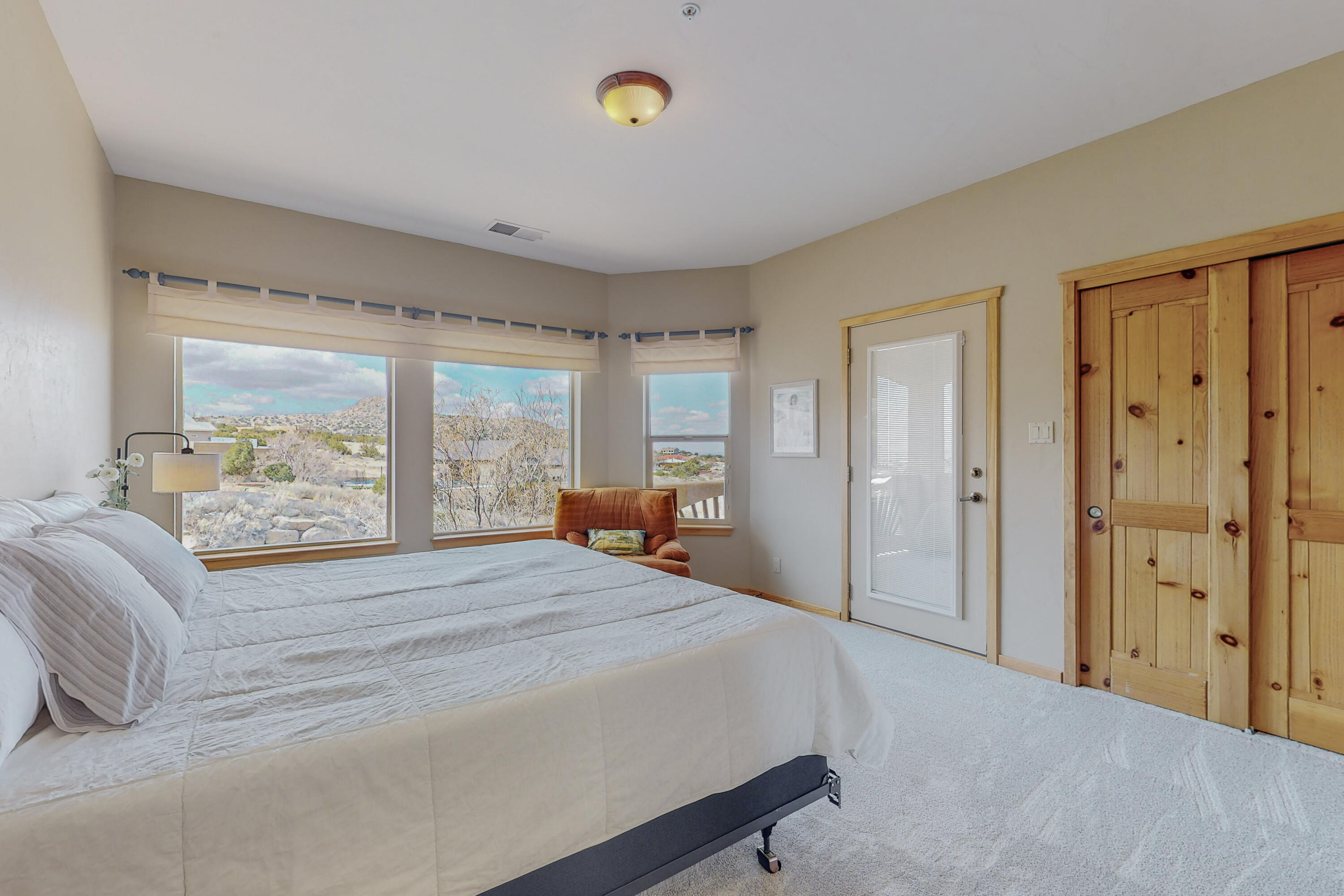 18 Desert Mountain Road SE