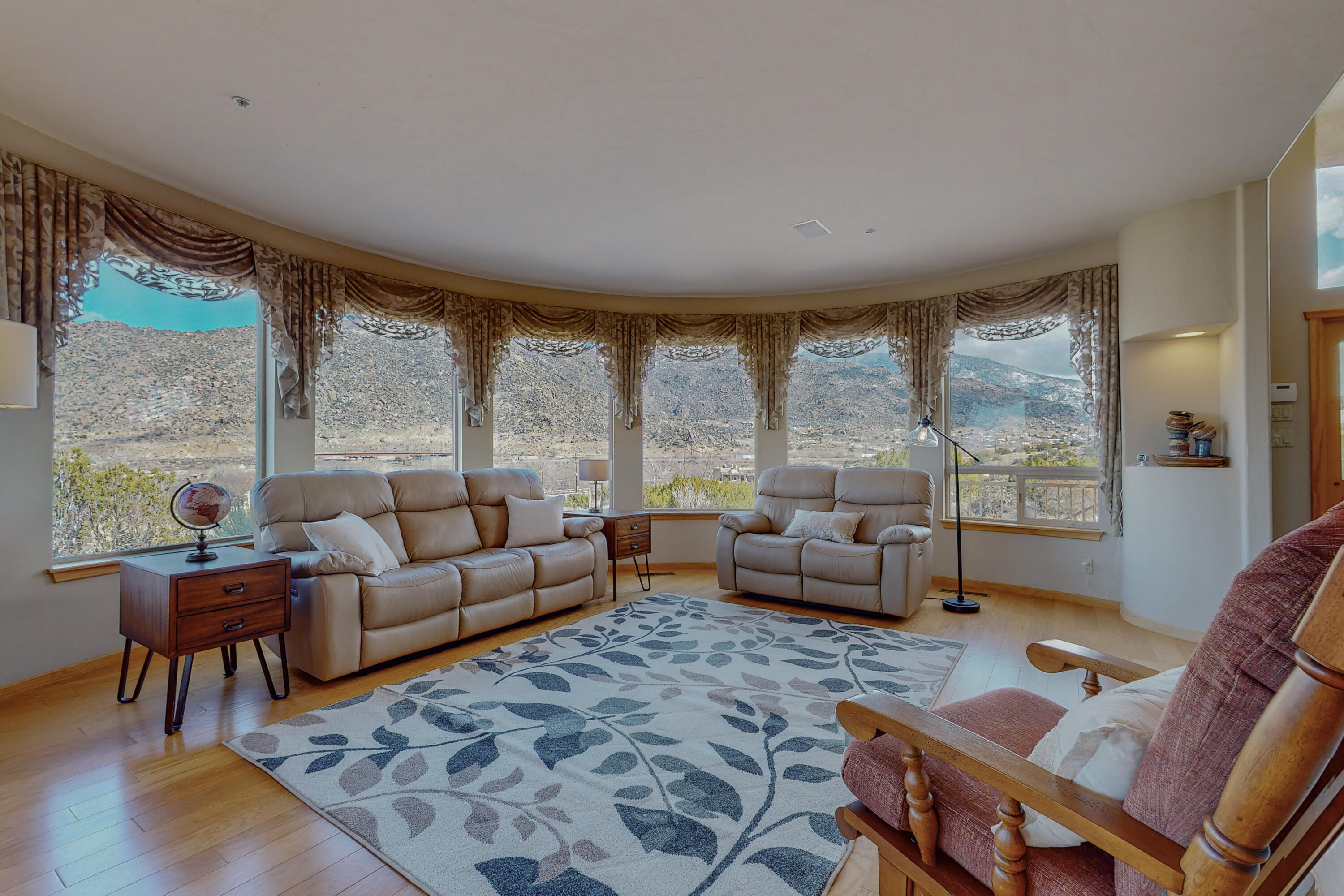 18 Desert Mountain Road SE