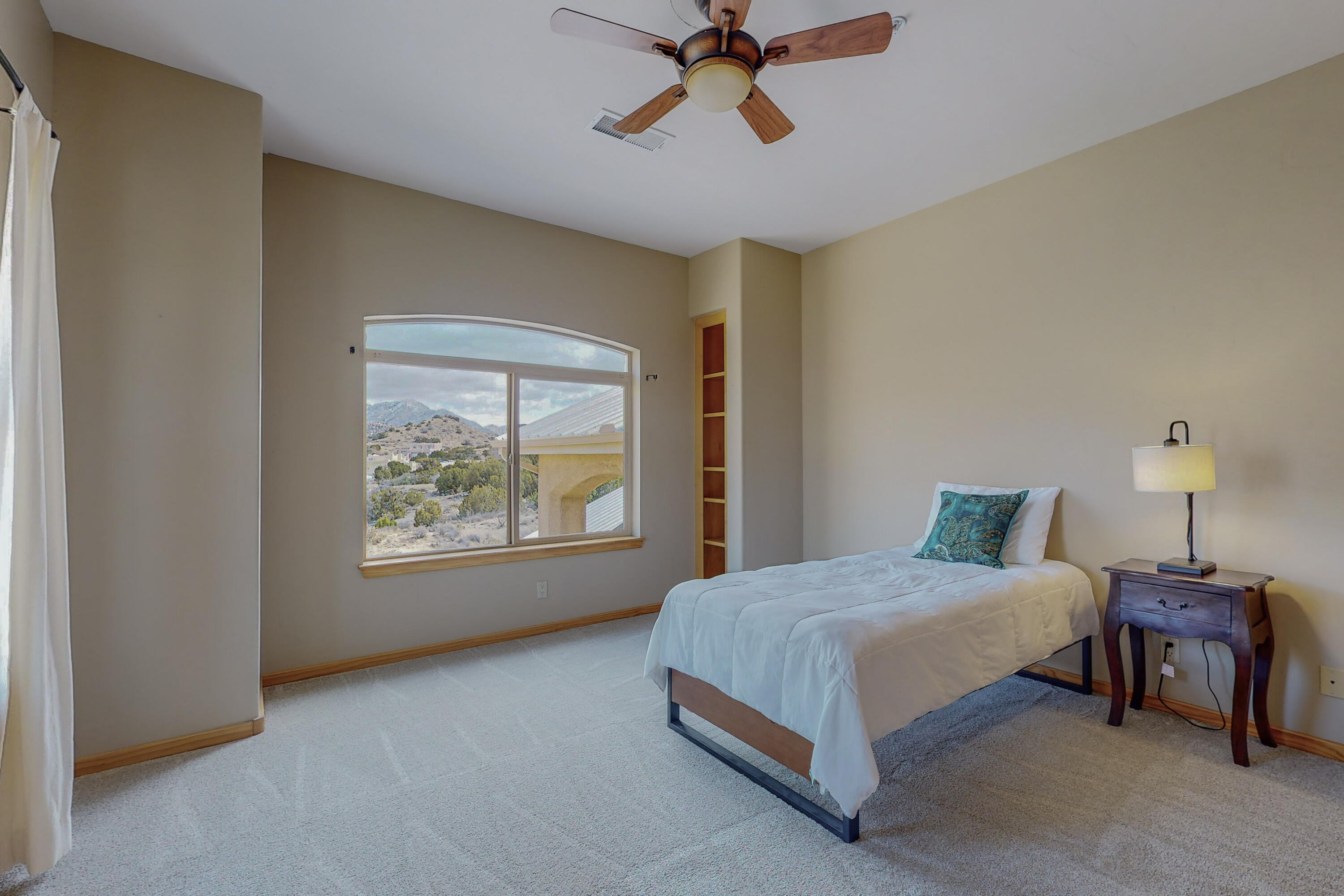 18 Desert Mountain Road SE
