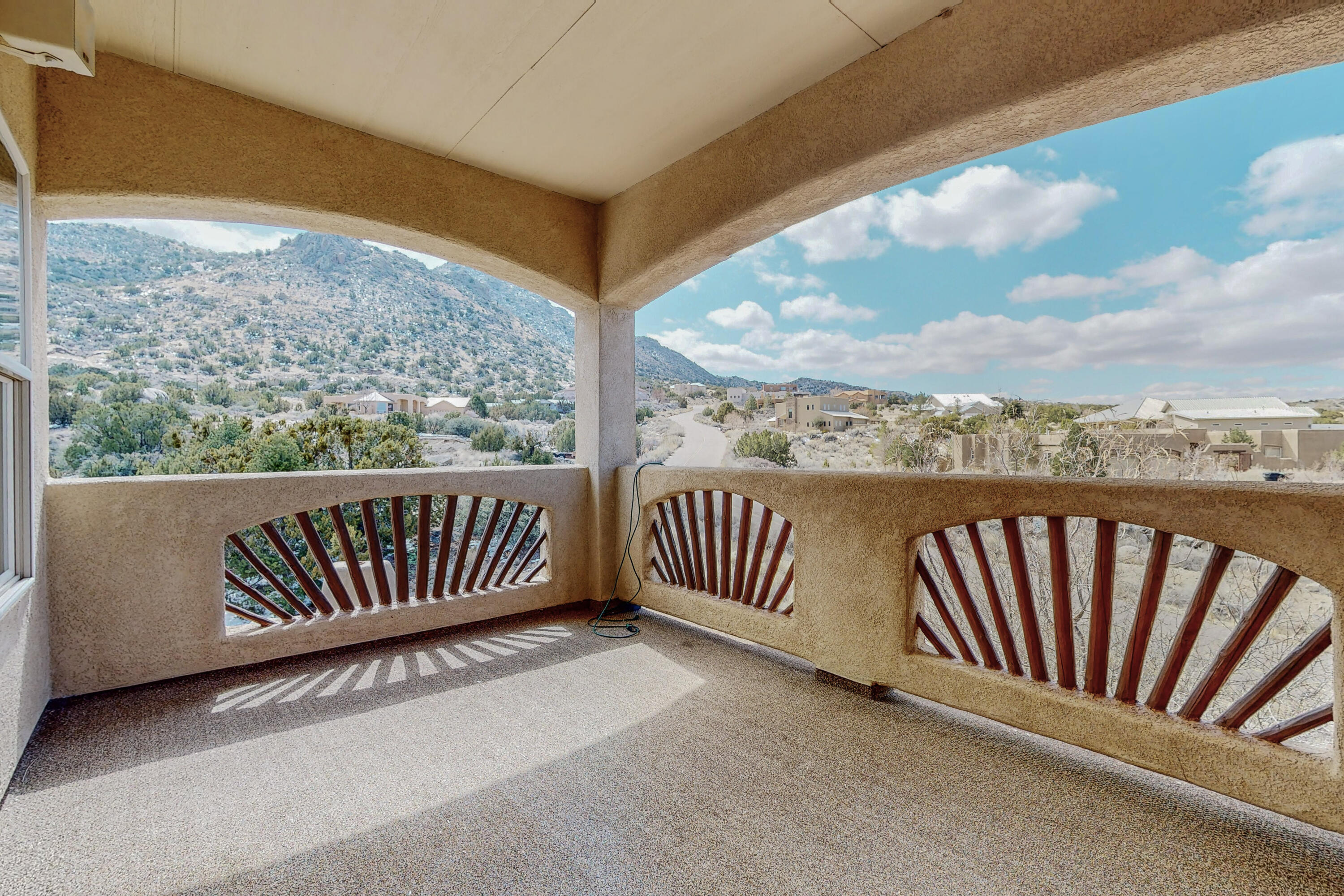 18 Desert Mountain Road SE