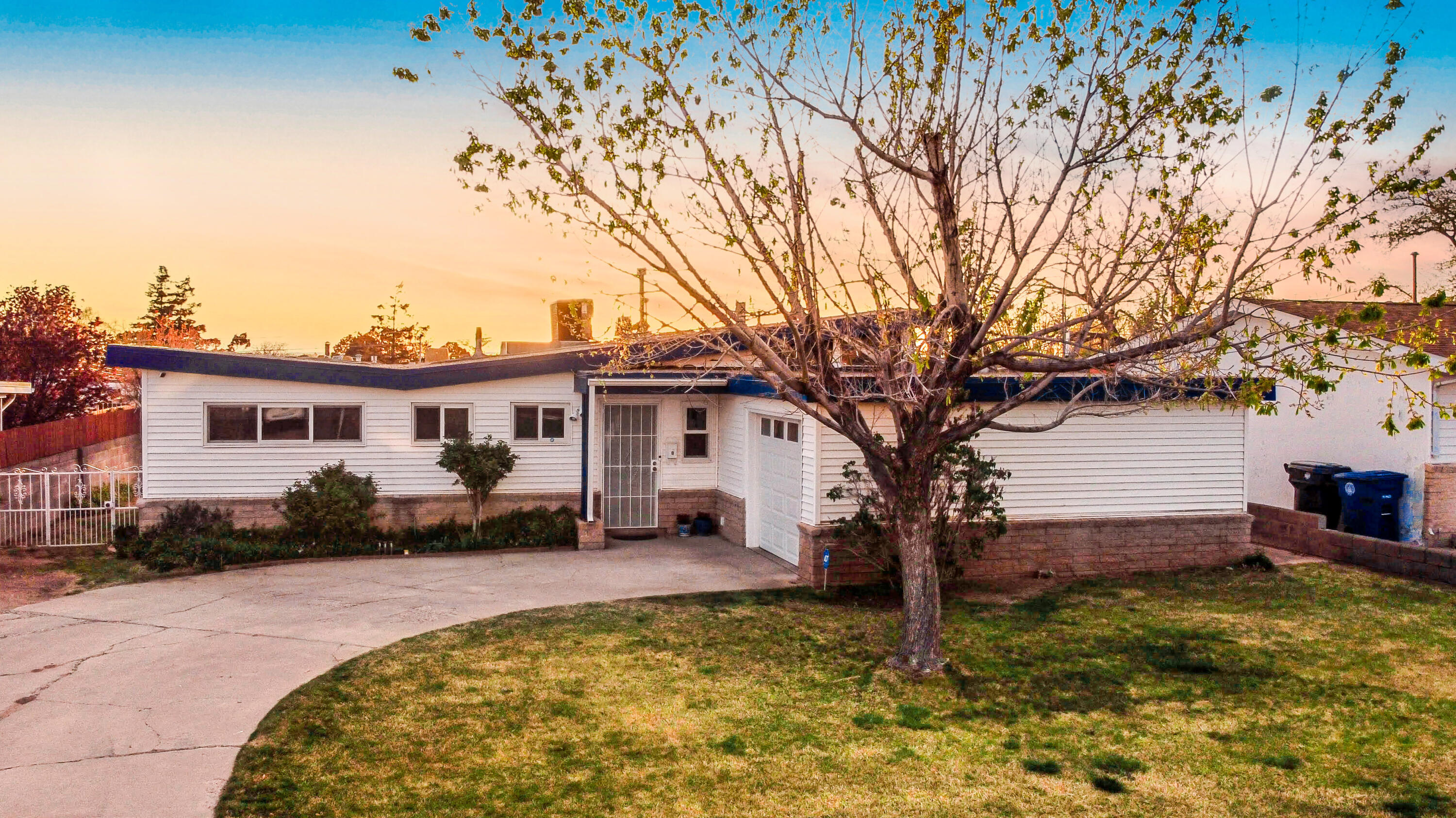 10523 Princess Jeanne Avenue NE