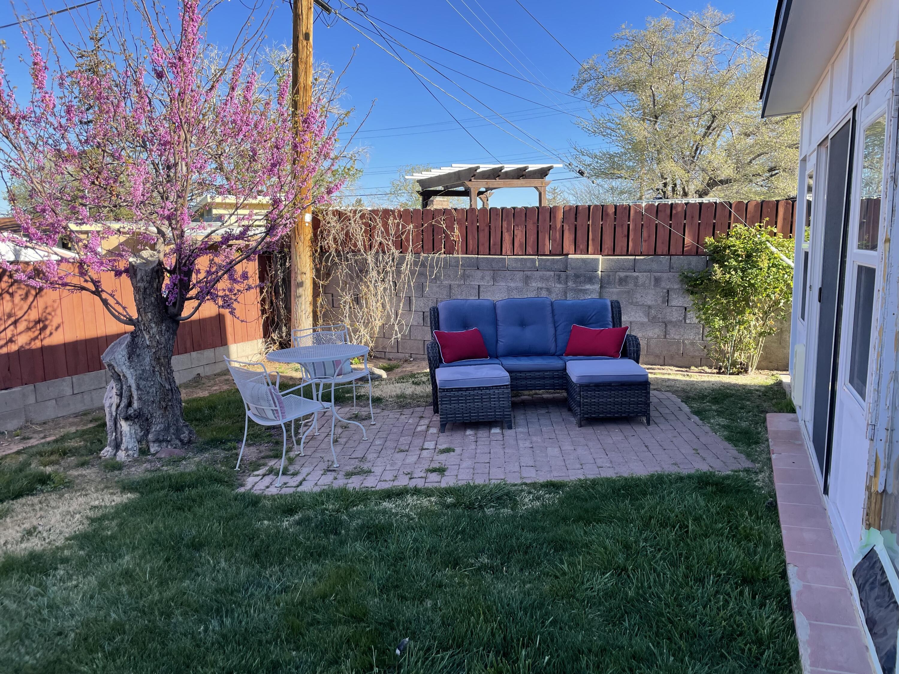 10523 Princess Jeanne Avenue NE