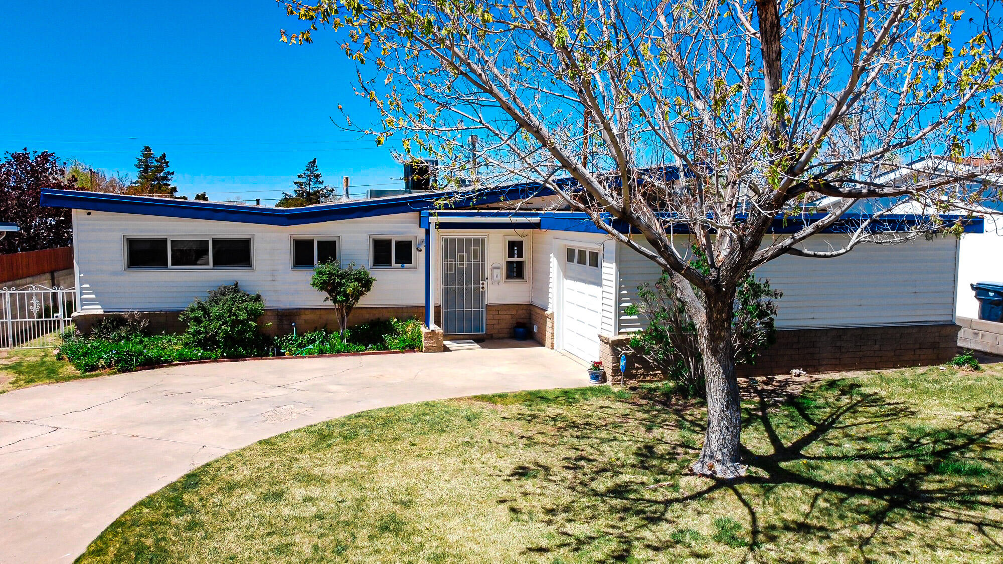 10523 Princess Jeanne Avenue NE