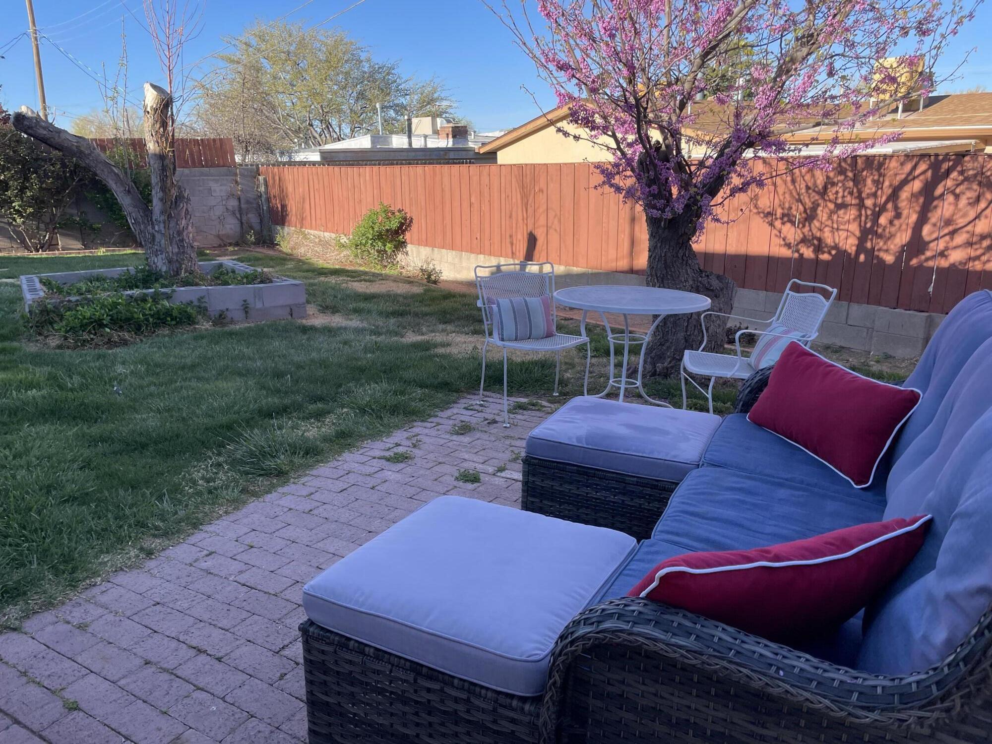 10523 Princess Jeanne Avenue NE