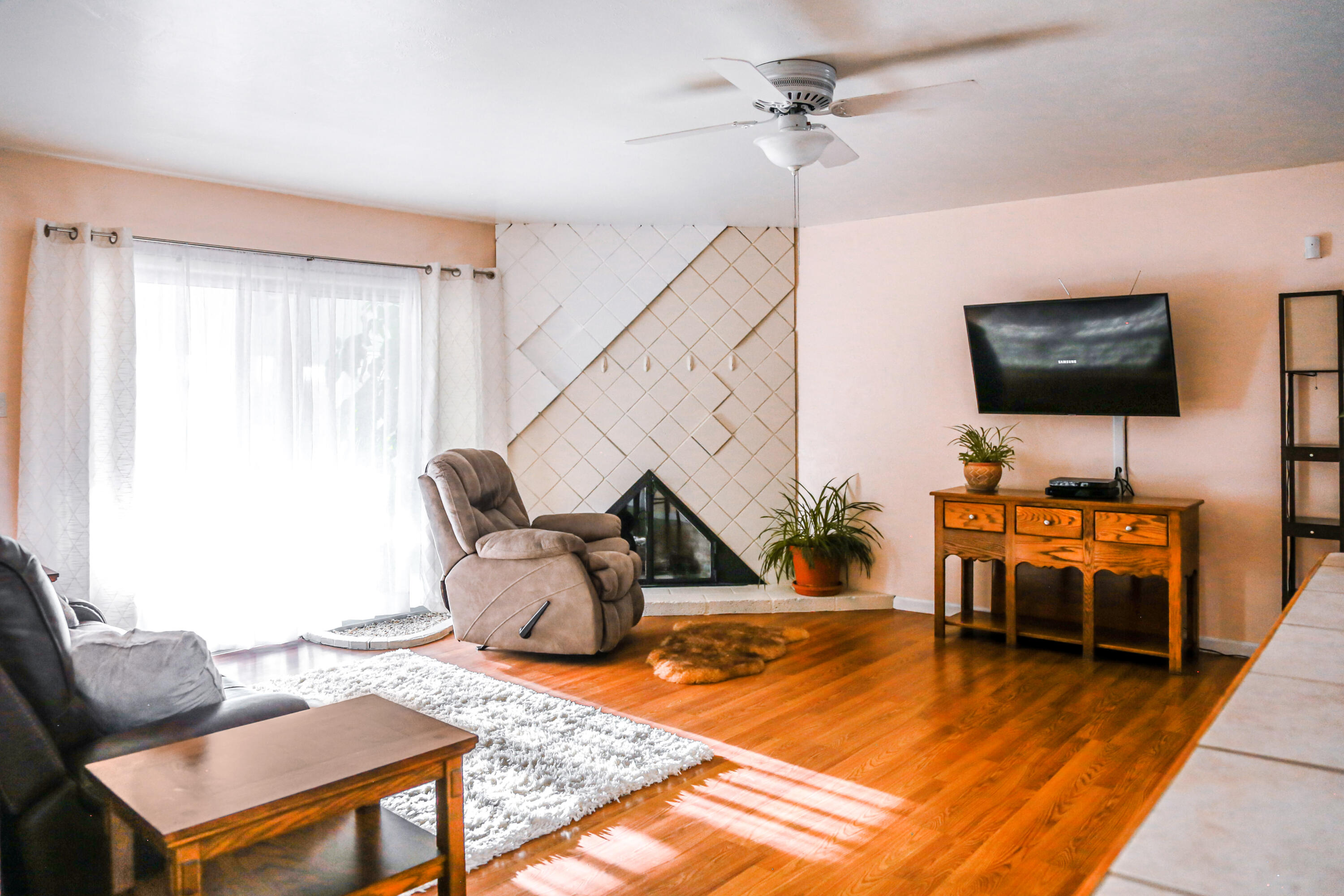 10523 Princess Jeanne Avenue NE