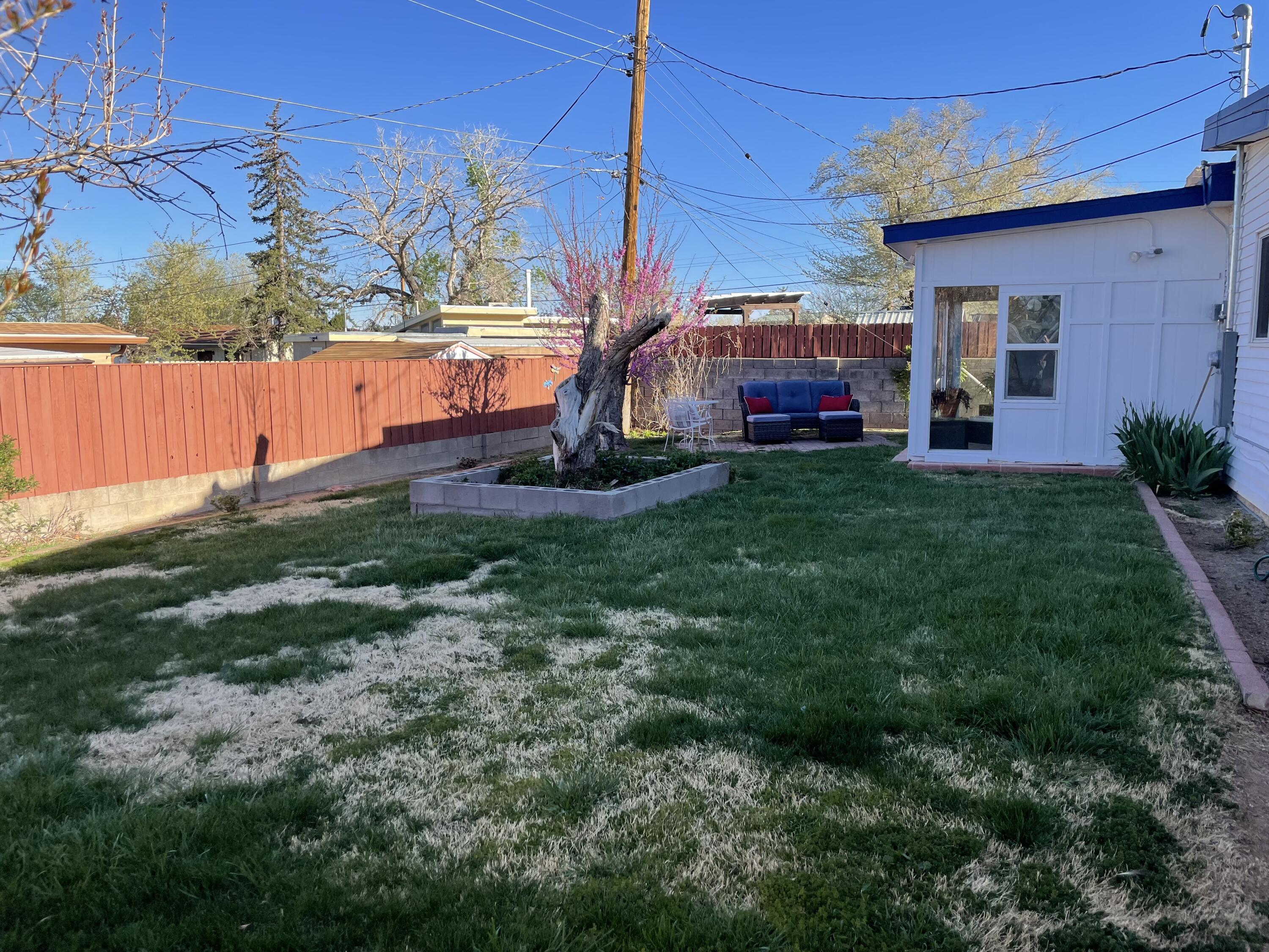 10523 Princess Jeanne Avenue NE