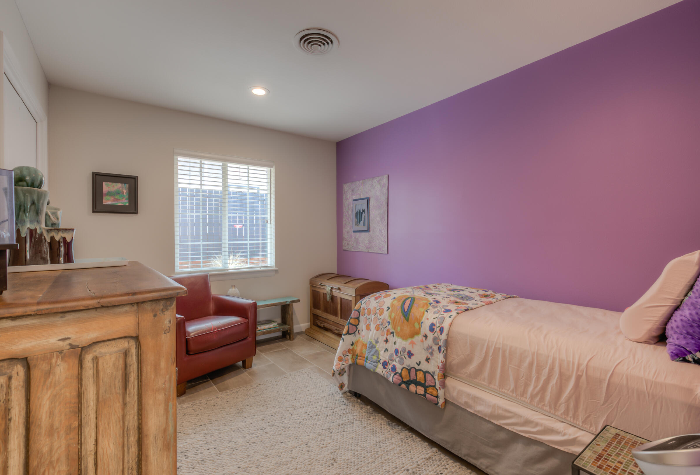 1437 Aliso Drive NE