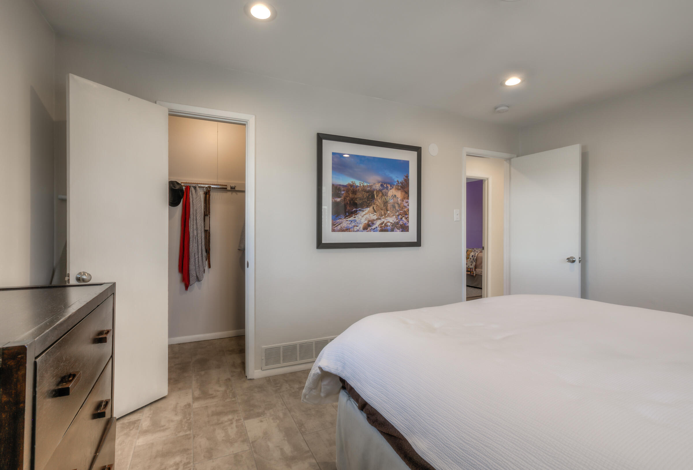 1437 Aliso Drive NE