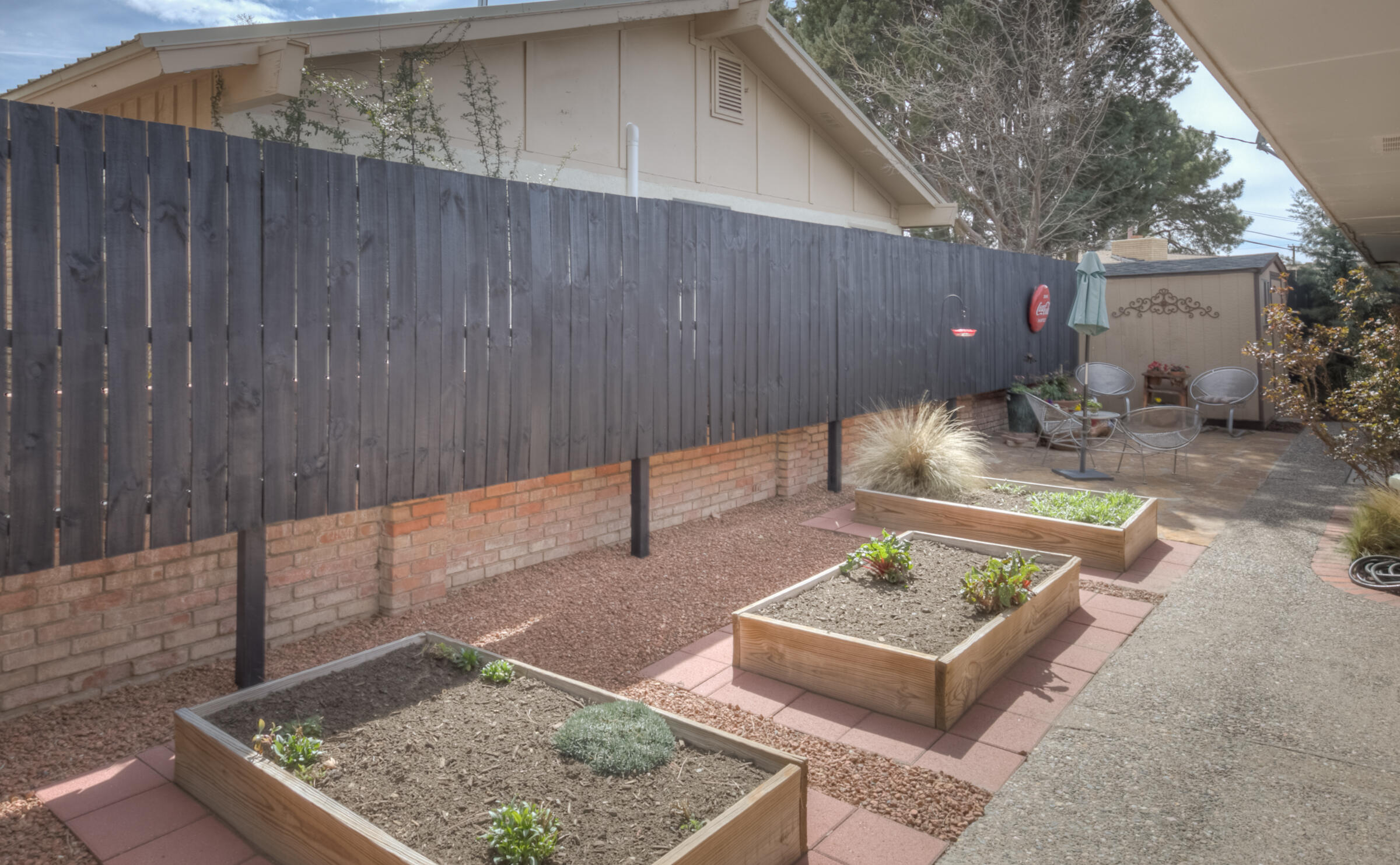 1437 Aliso Drive NE