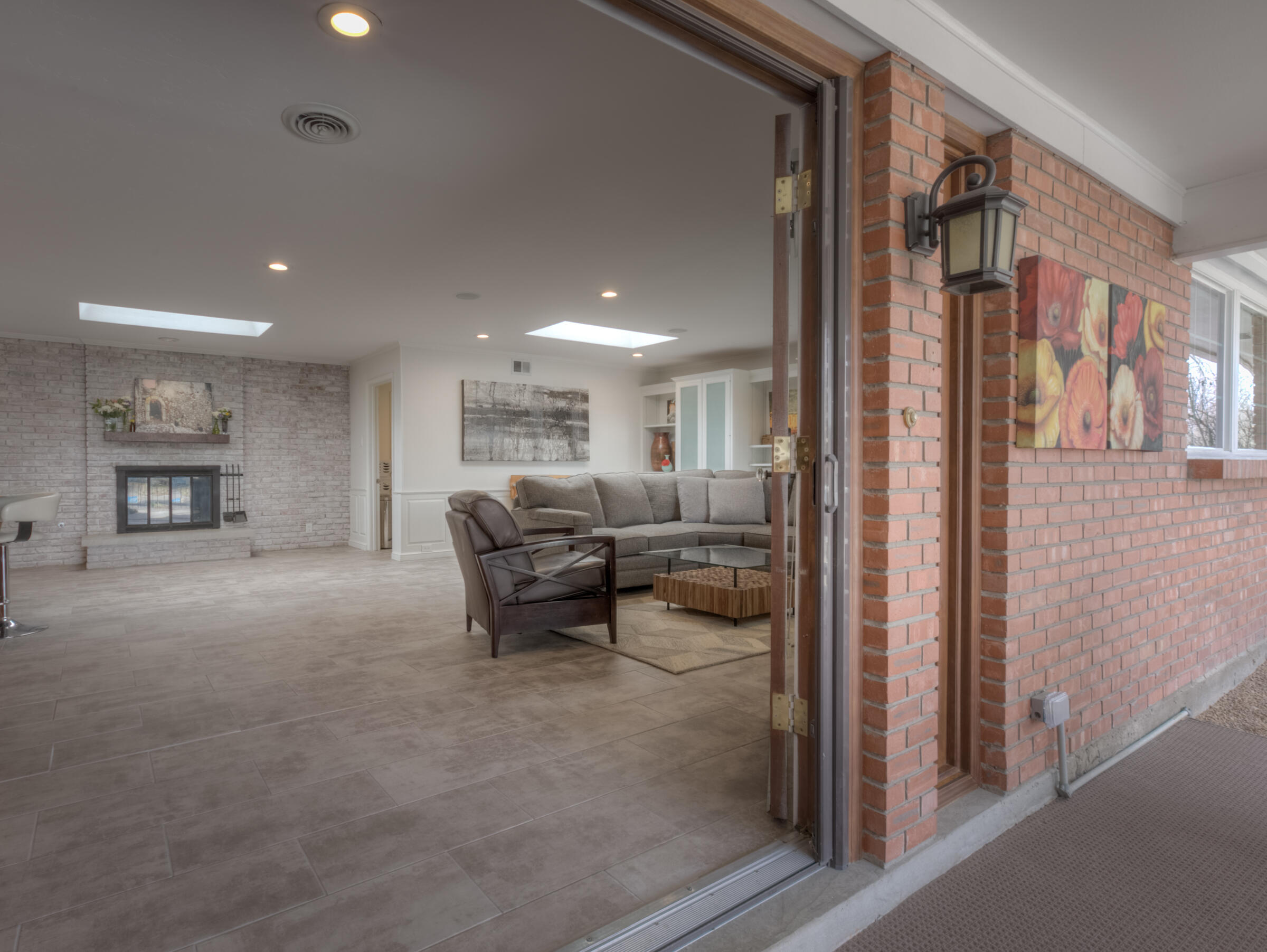1437 Aliso Drive NE