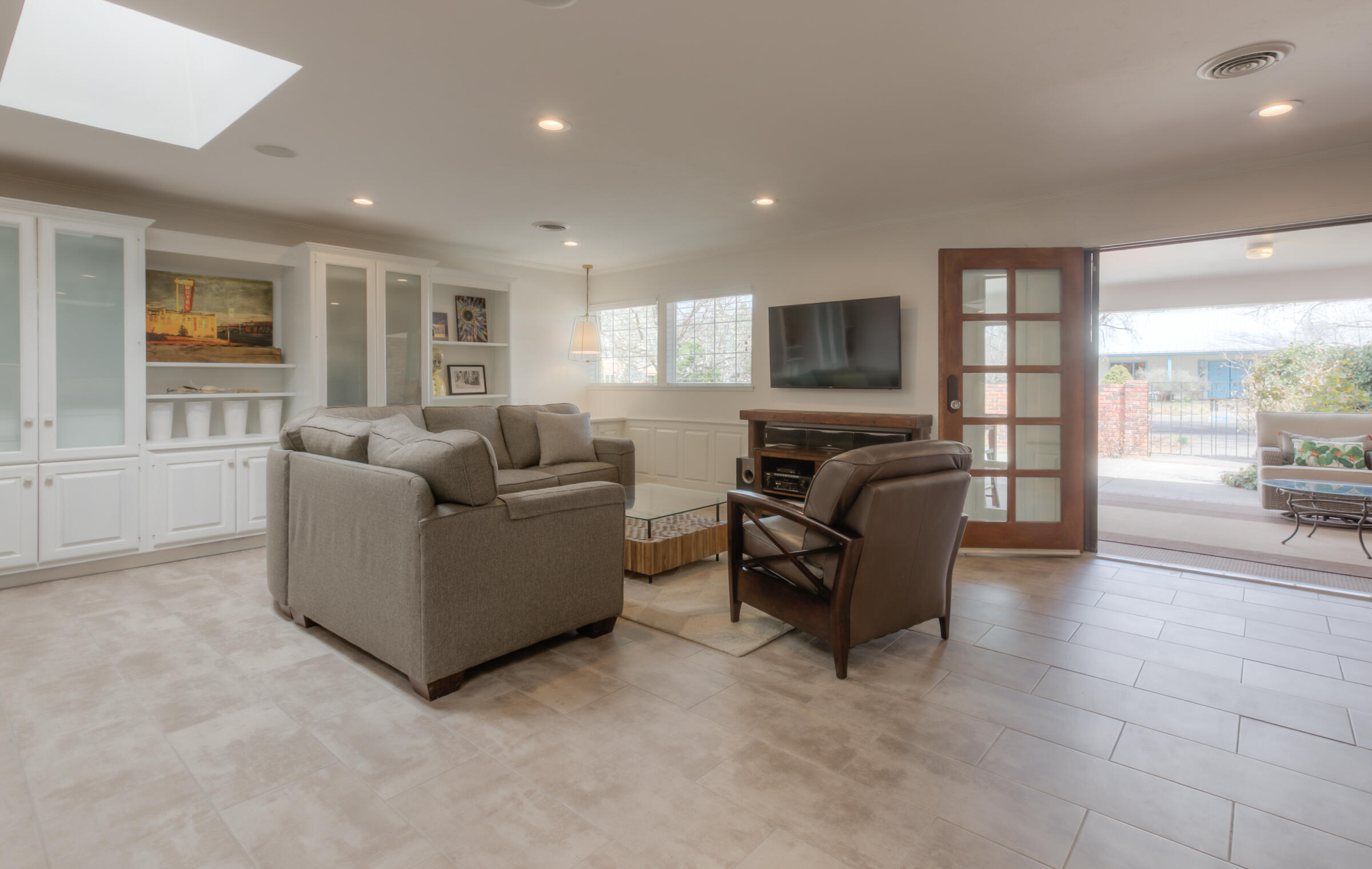 1437 Aliso Drive NE