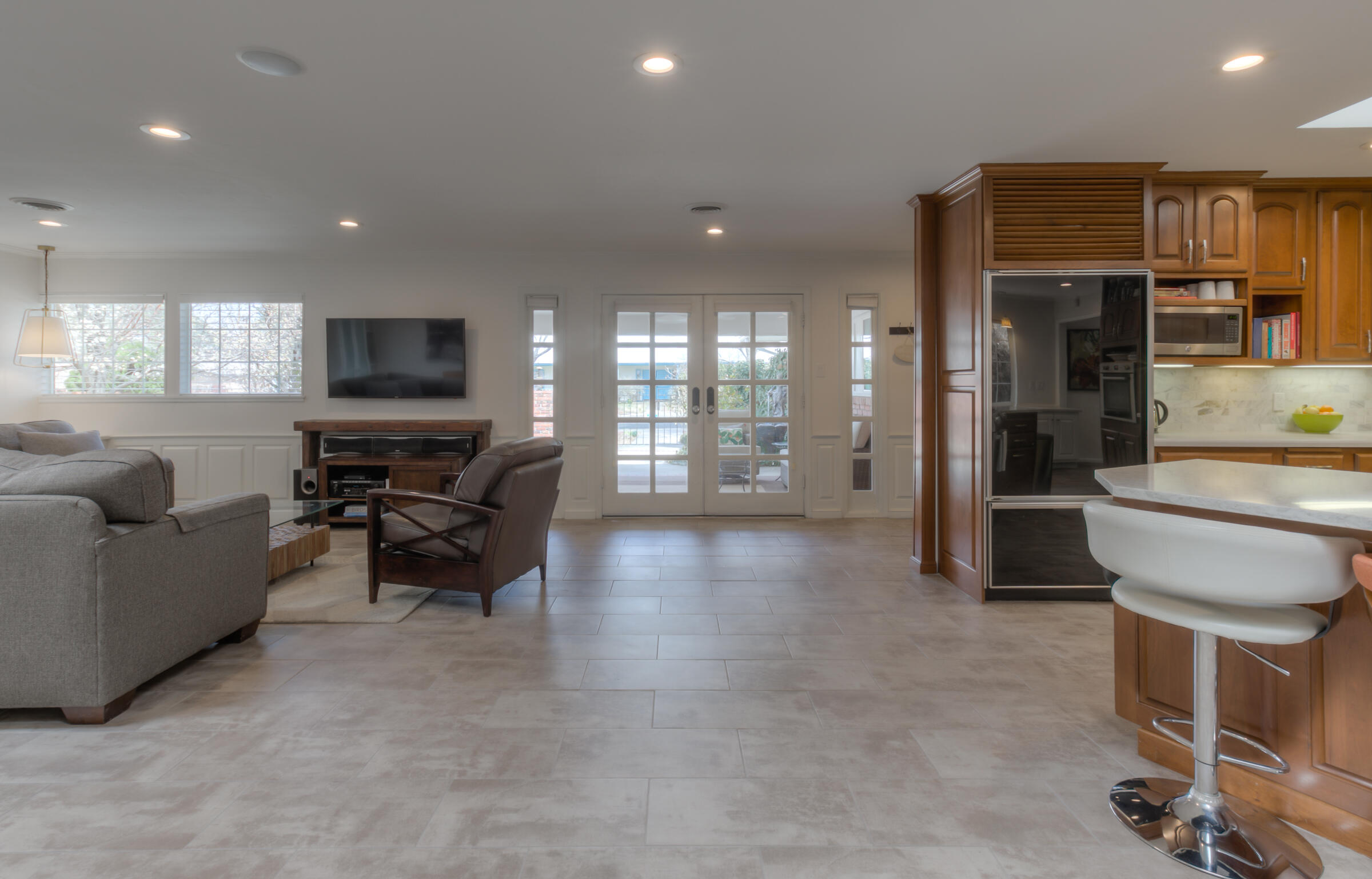 1437 Aliso Drive NE