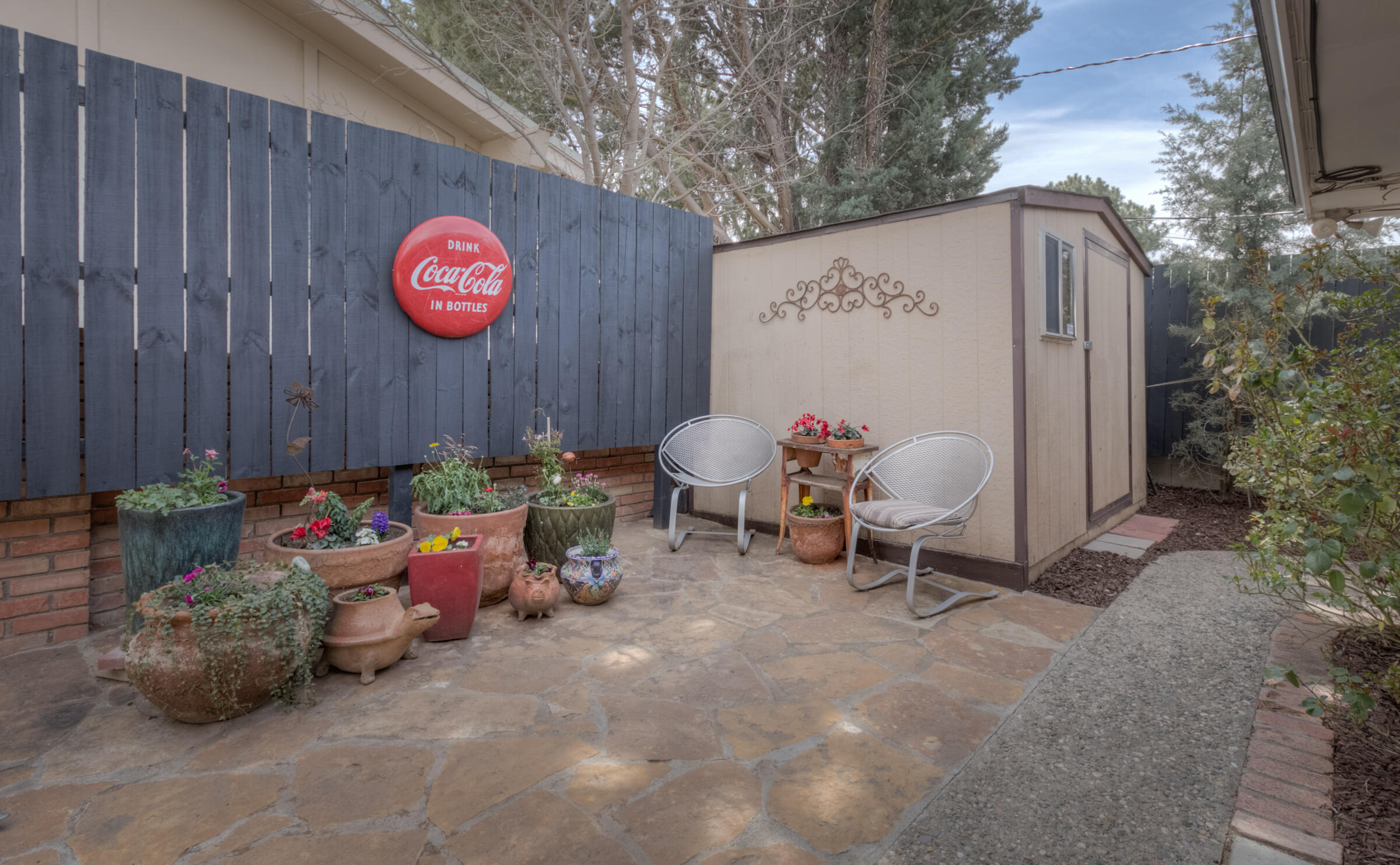 1437 Aliso Drive NE